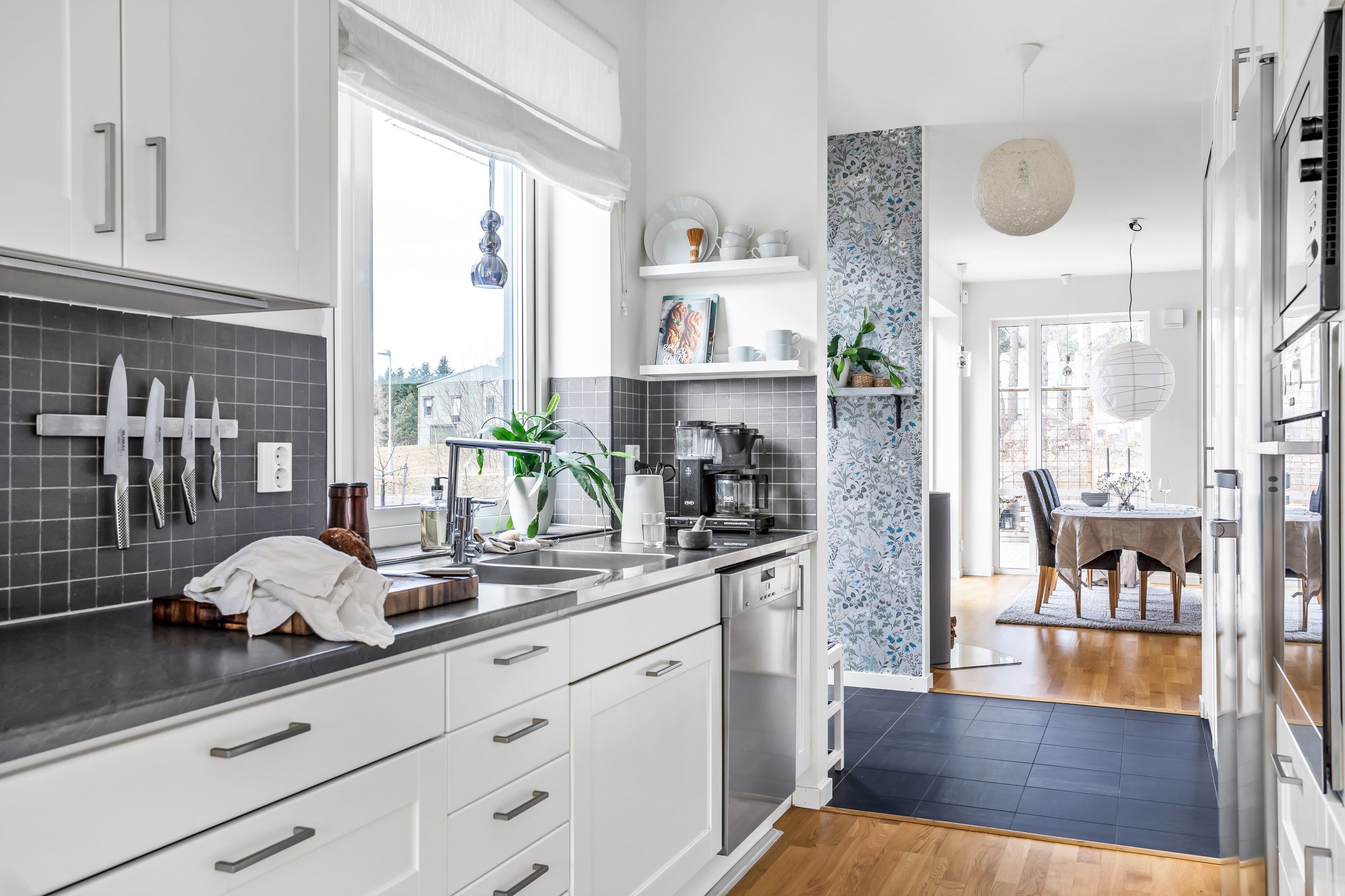 Bostadsbild från Rotetorpsvägen 13, Såld i Lindbacken, Uppsala