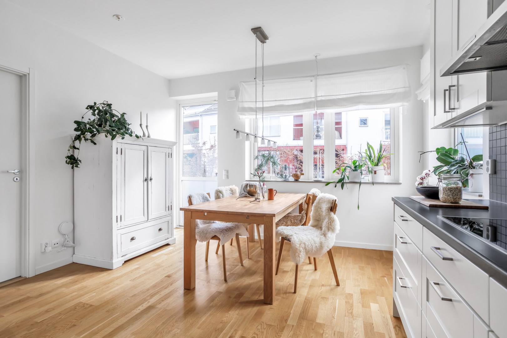 Bostadsbild från Rotetorpsvägen 13, Såld i Lindbacken, Uppsala