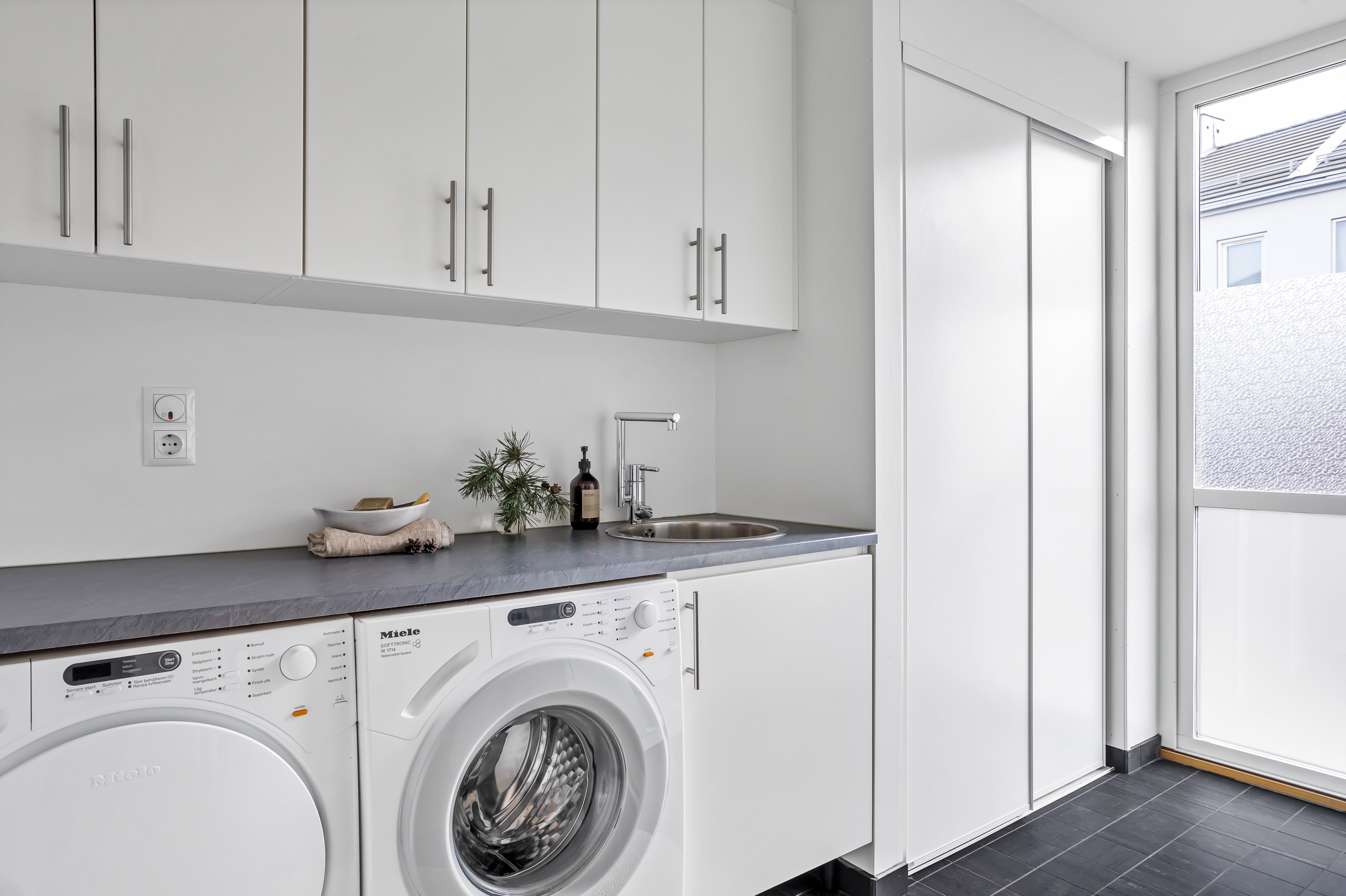 Bostadsbild från Rotetorpsvägen 13, Såld i Lindbacken, Uppsala