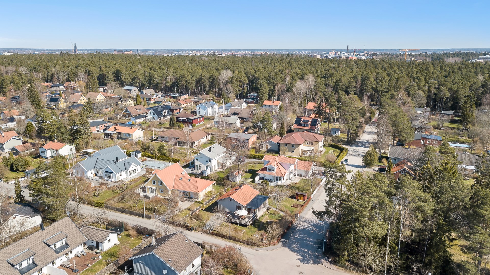 Bostadsbild från Södra Parkvägen 13, Såld i Norby, Uppsala