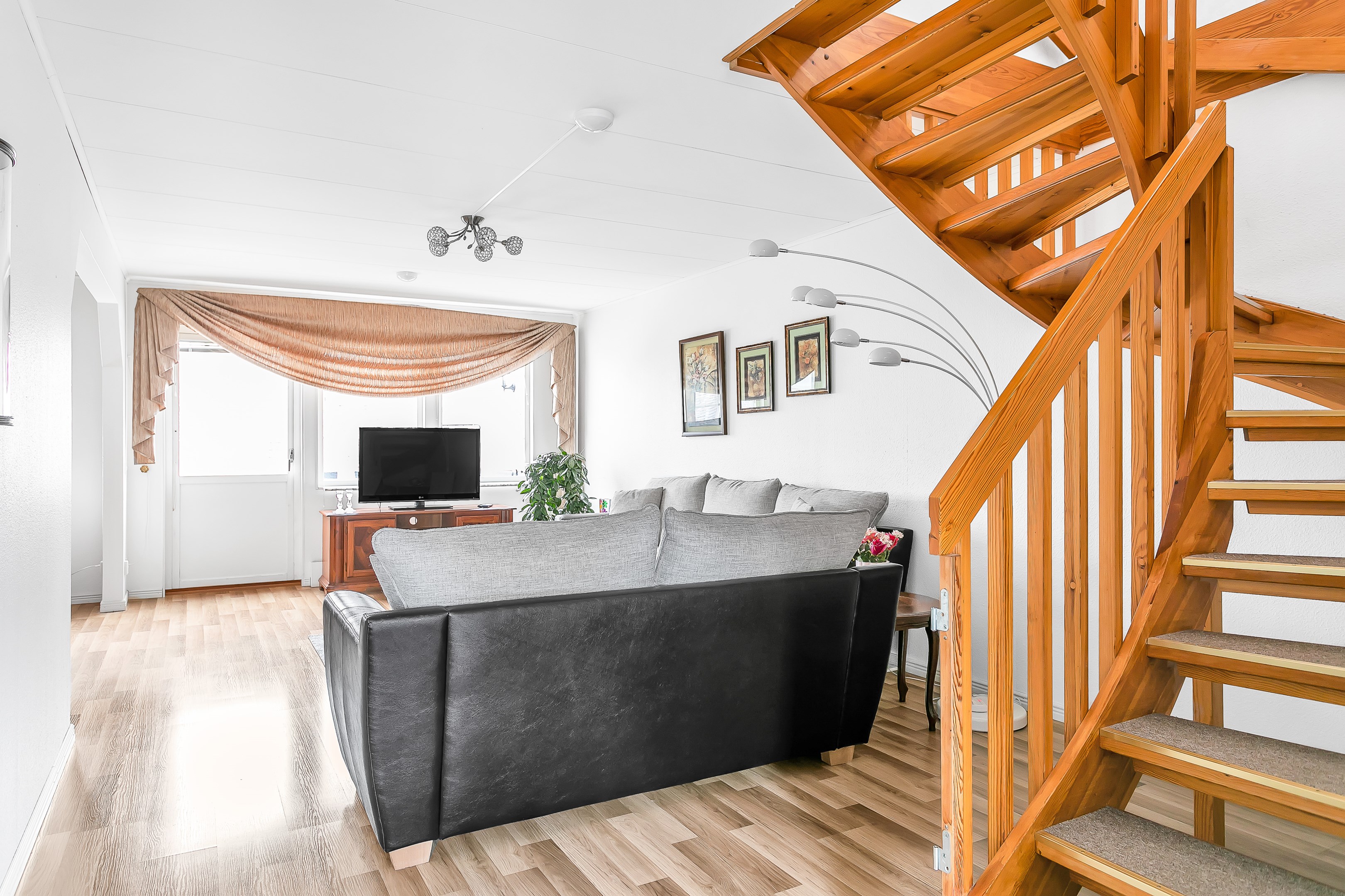 Bostadsbild från Vintergatsvägen 29, Såld i Storvreta, Uppsala