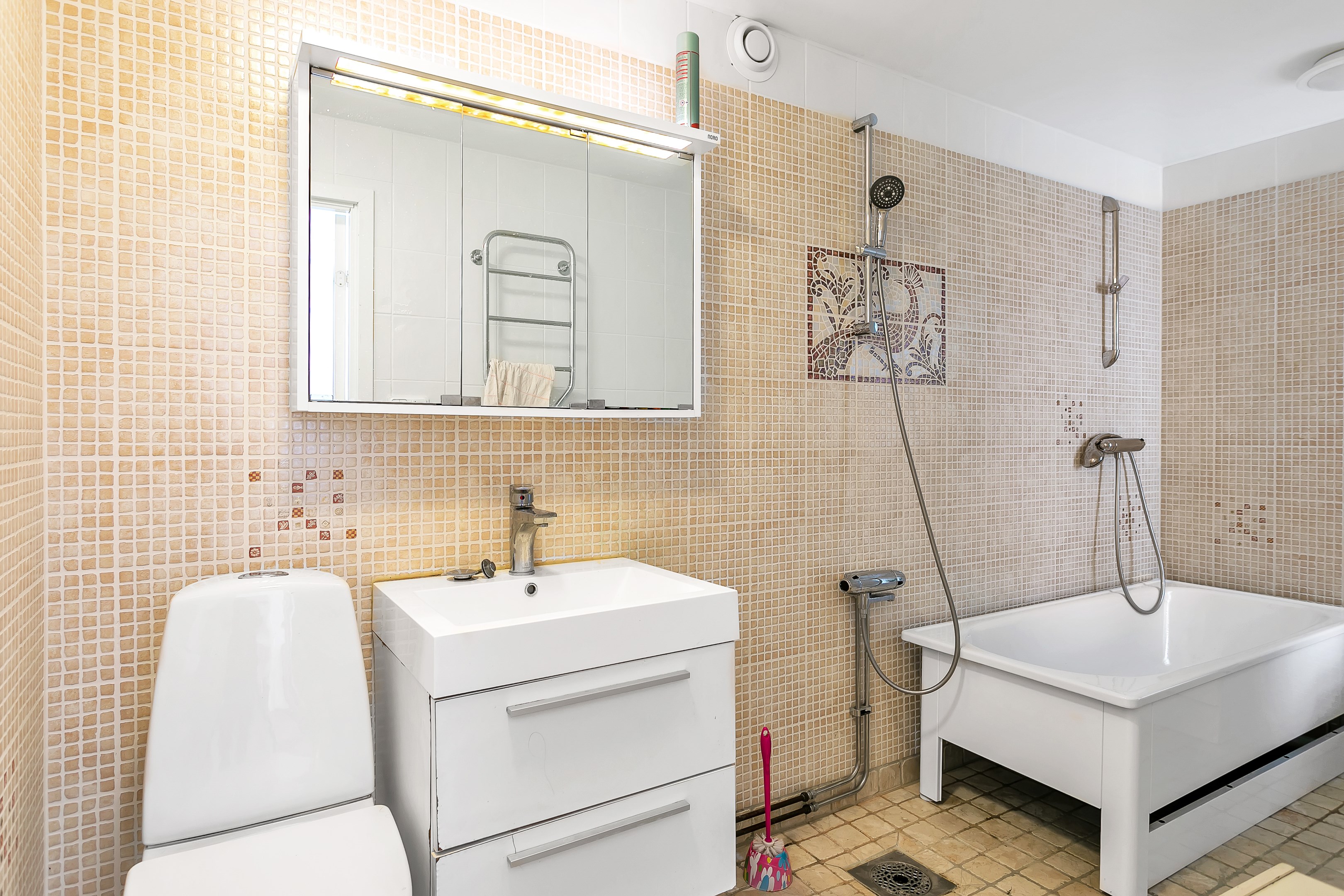 Bostadsbild från Lönnviksvägen 1, Såld i Sunnersta, Uppsala