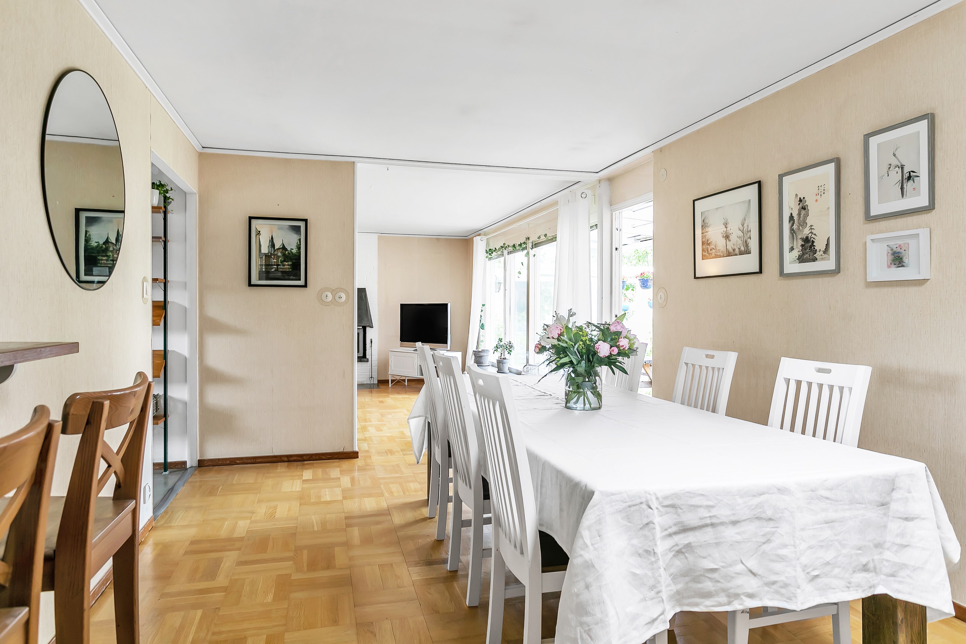 Bostadsbild från Nämndemansvägen 30, Såld i Nåntuna, Uppsala