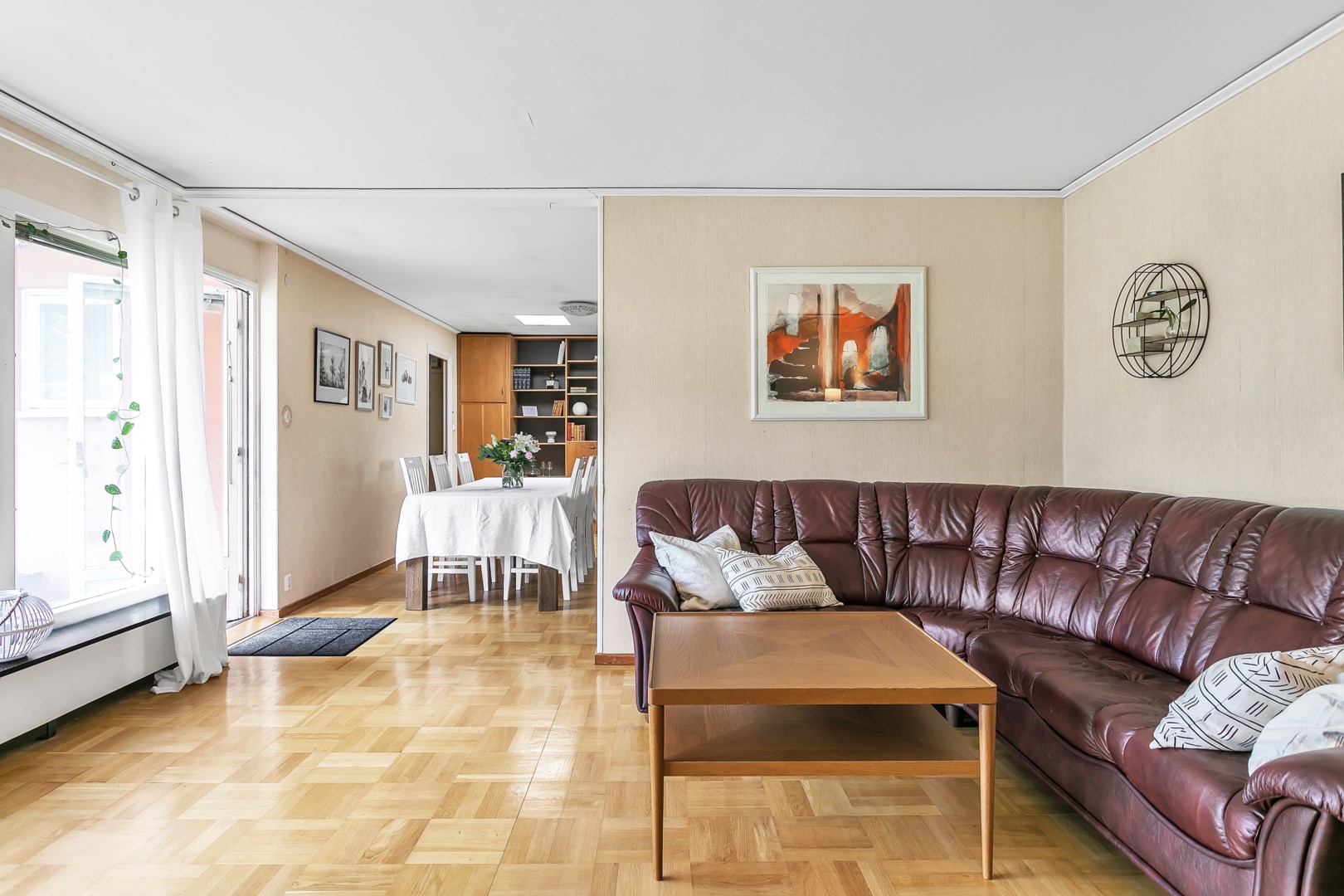 Bostadsbild från Nämndemansvägen 30, Såld i Nåntuna, Uppsala