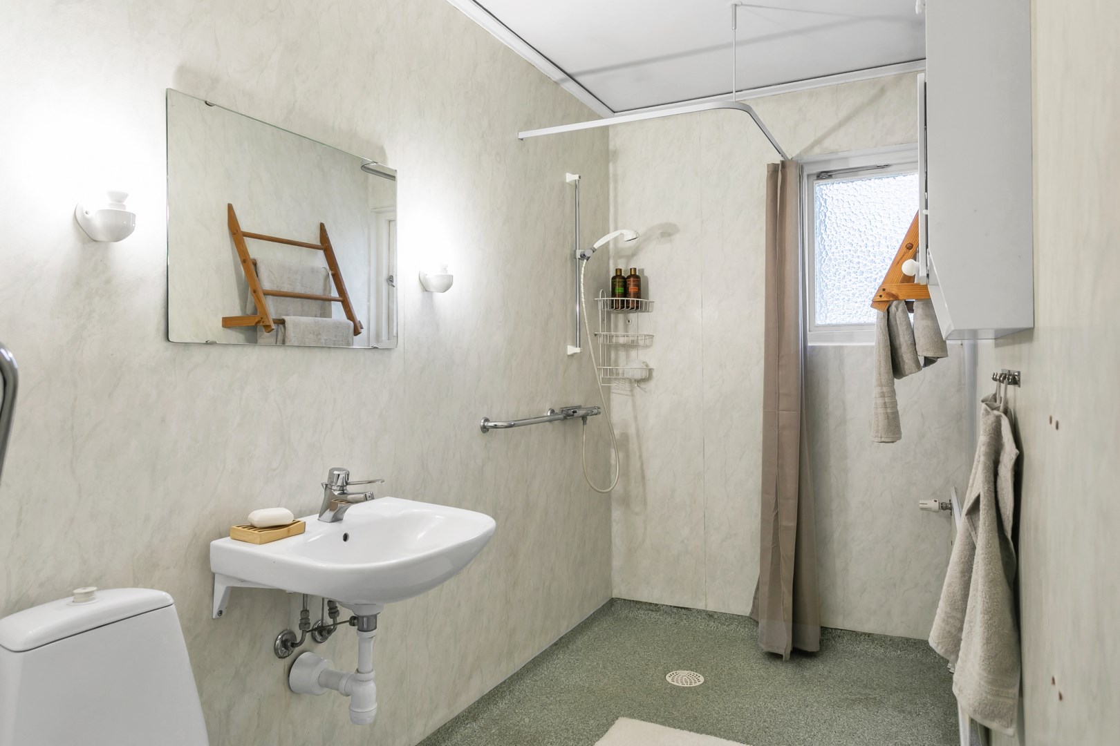 Bostadsbild från Nämndemansvägen 30, Såld i Nåntuna, Uppsala