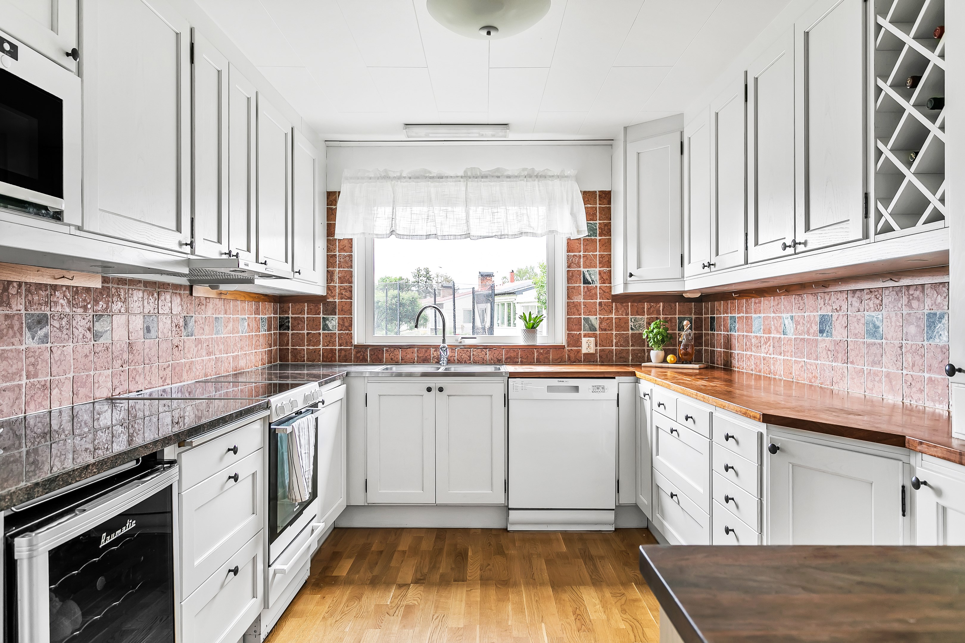 Bostadsbild från Nämndemansvägen 30, Såld i Nåntuna, Uppsala