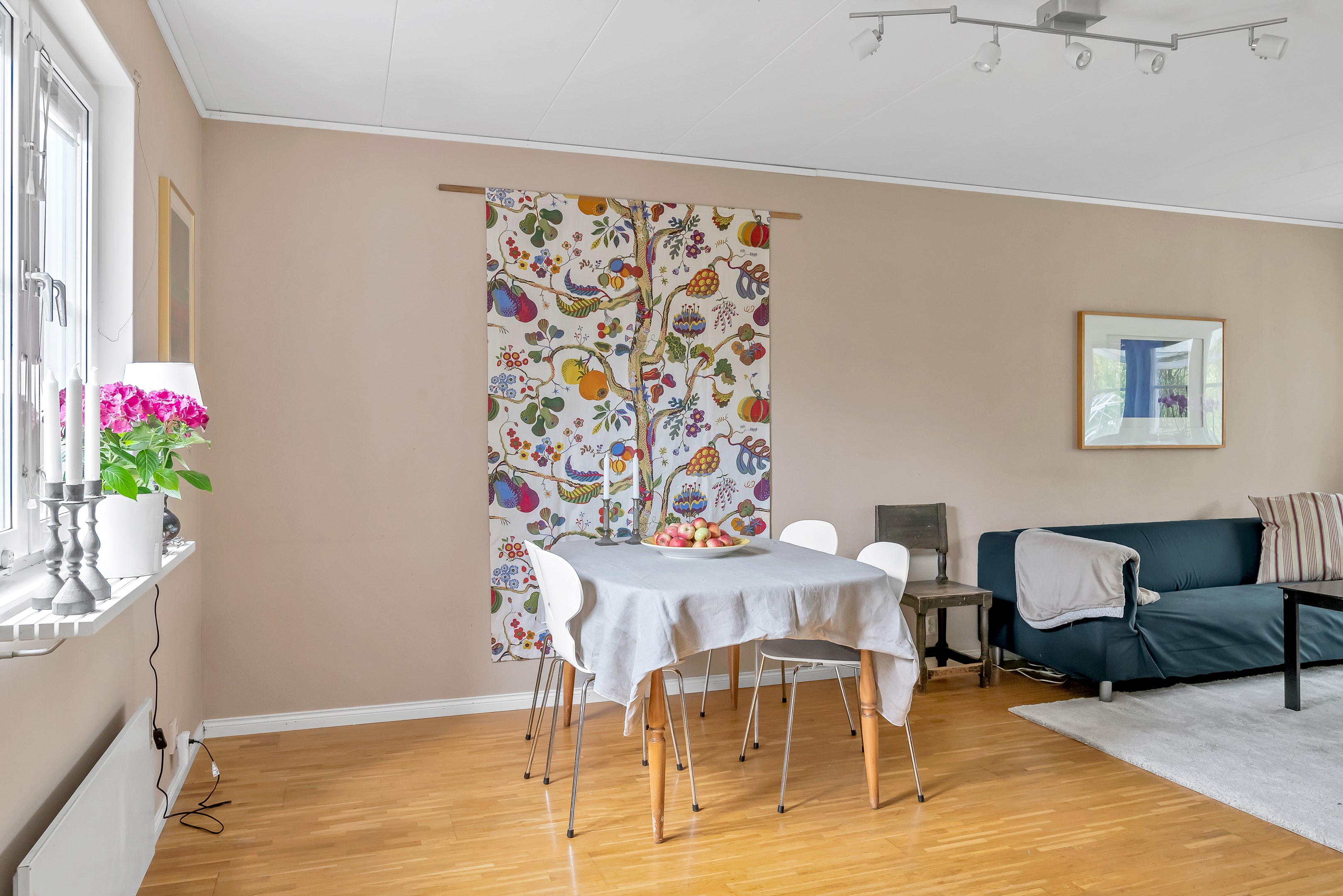 Bostadsbild från Gruvfogdevägen 28, Såld i Vattholma, Uppsala