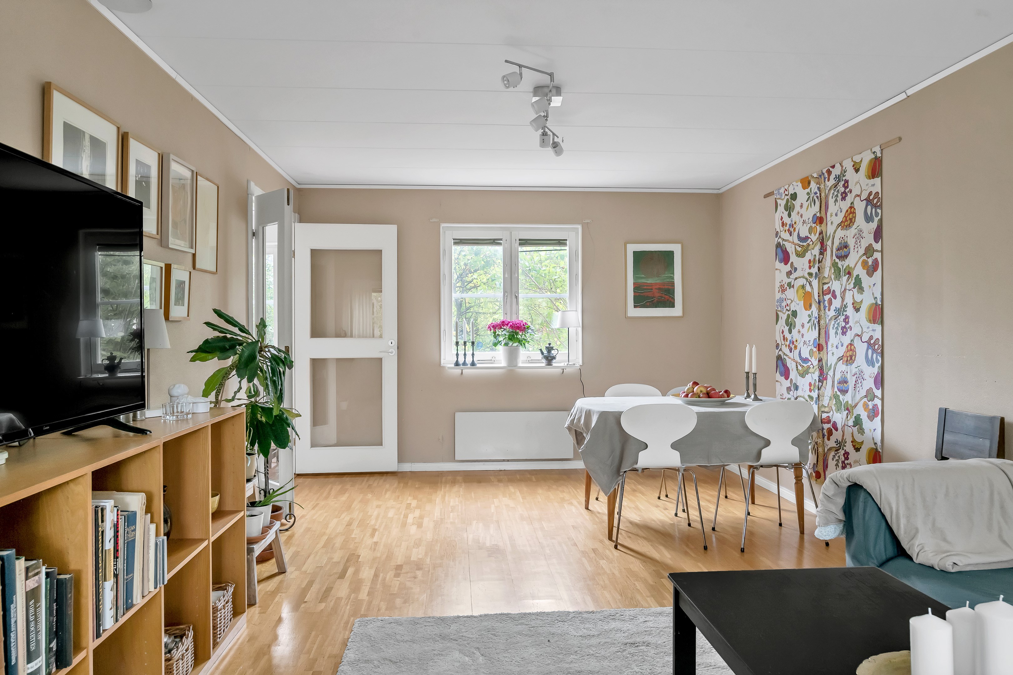 Bostadsbild från Gruvfogdevägen 28, Såld i Vattholma, Uppsala