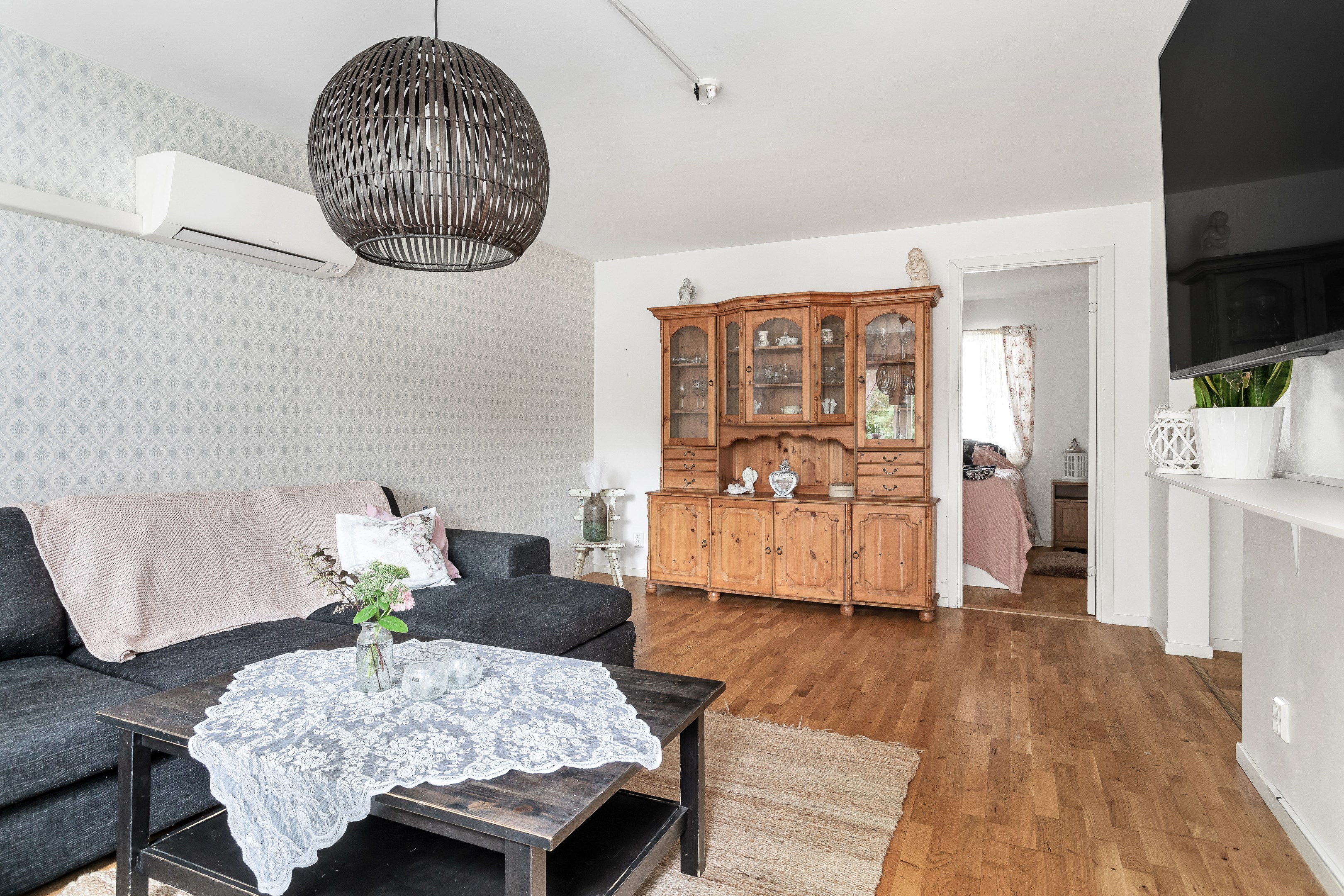 Bostadsbild från Merkuriusvägen 13, Såld i Storvreta, Uppsala