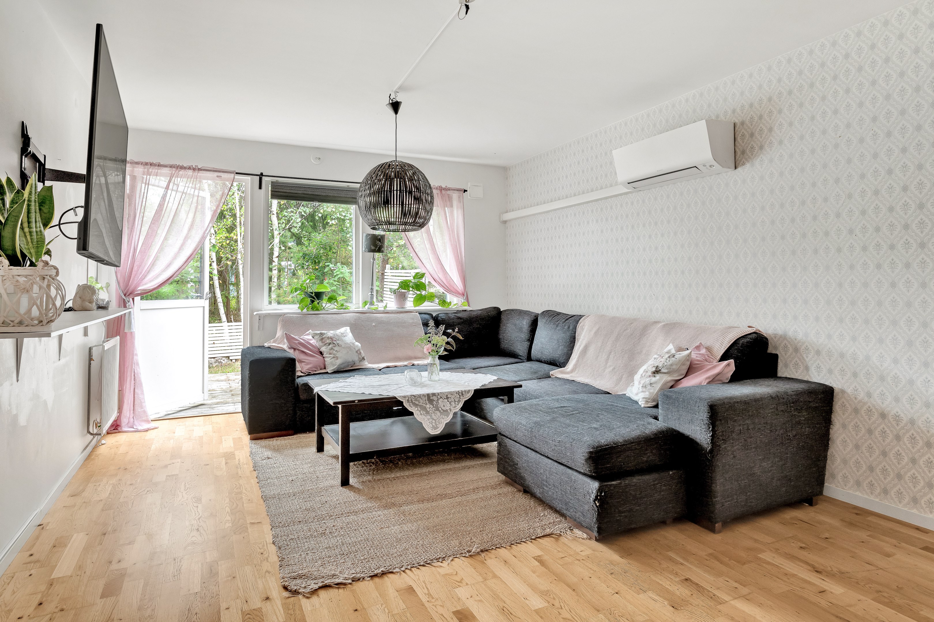 Bostadsbild från Merkuriusvägen 13, Såld i Storvreta, Uppsala