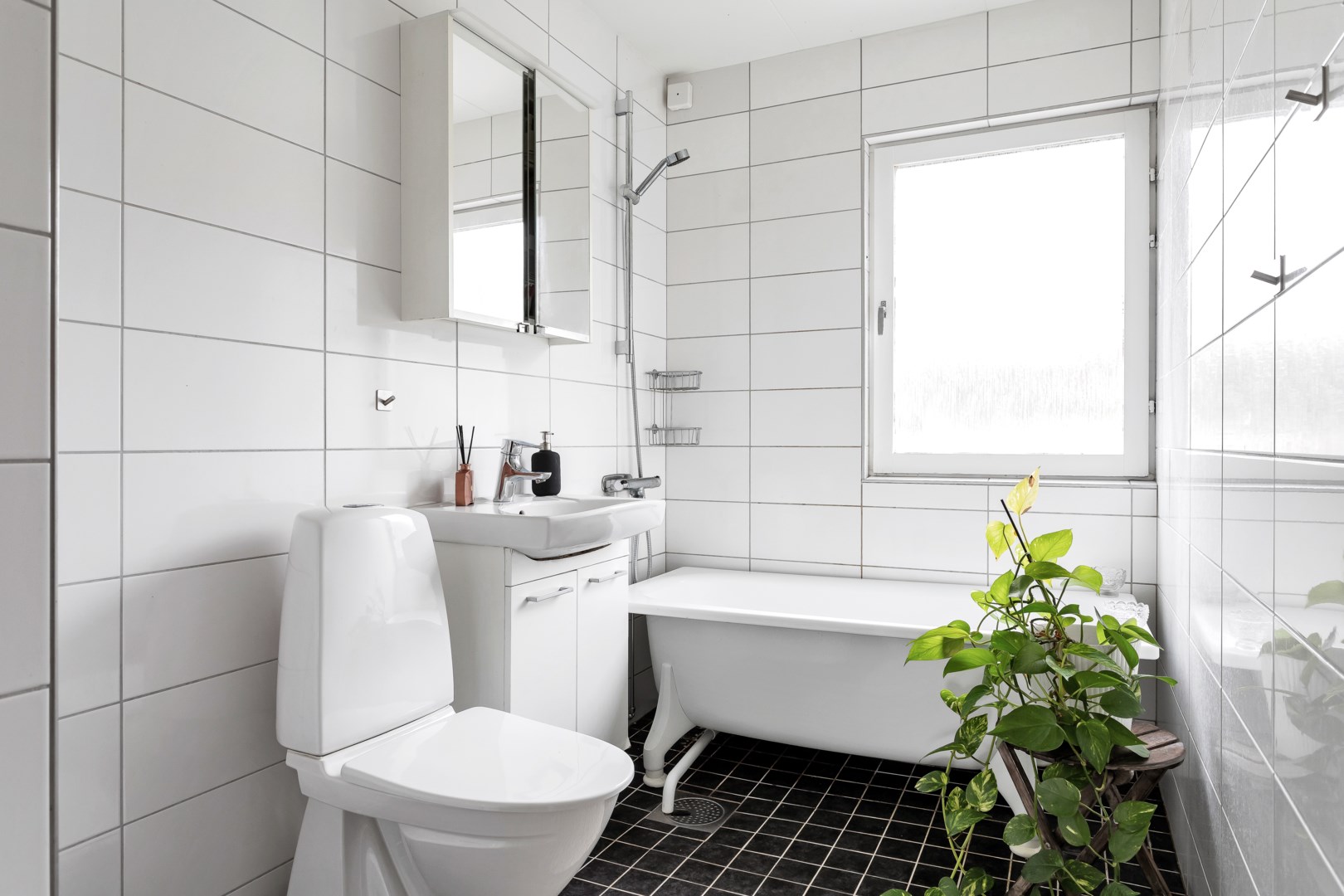 Bostadsbild från Merkuriusvägen 13, Såld i Storvreta, Uppsala