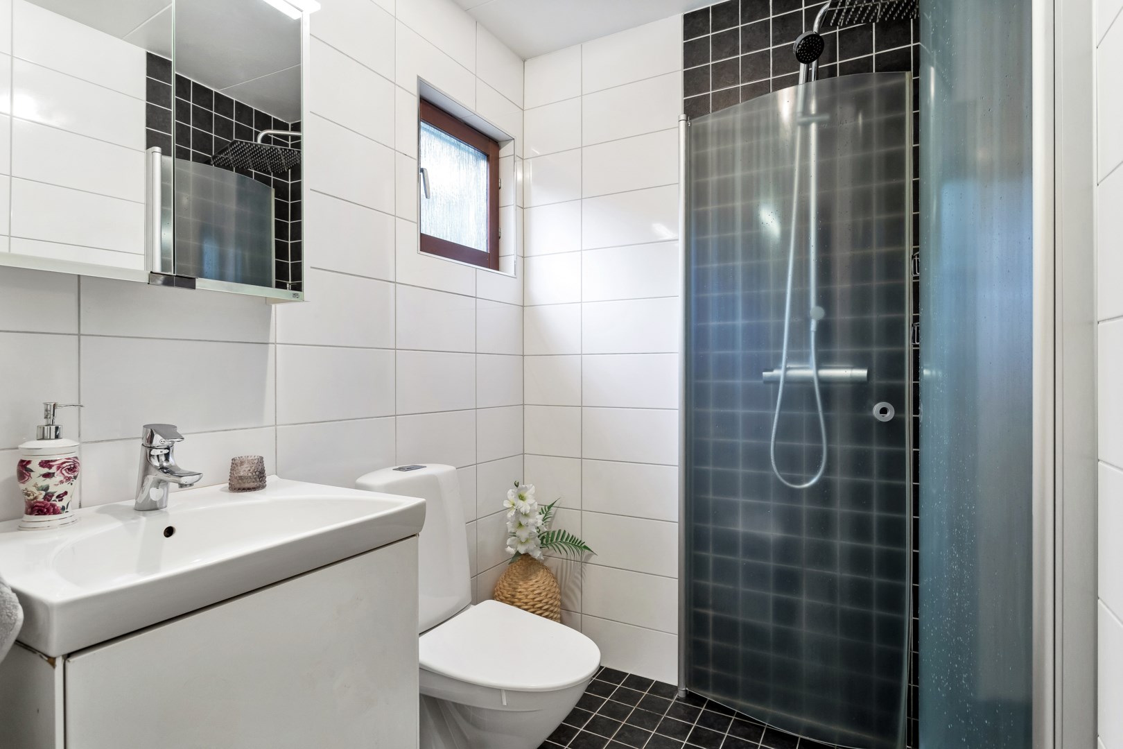 Bostadsbild från Merkuriusvägen 13, Såld i Storvreta, Uppsala