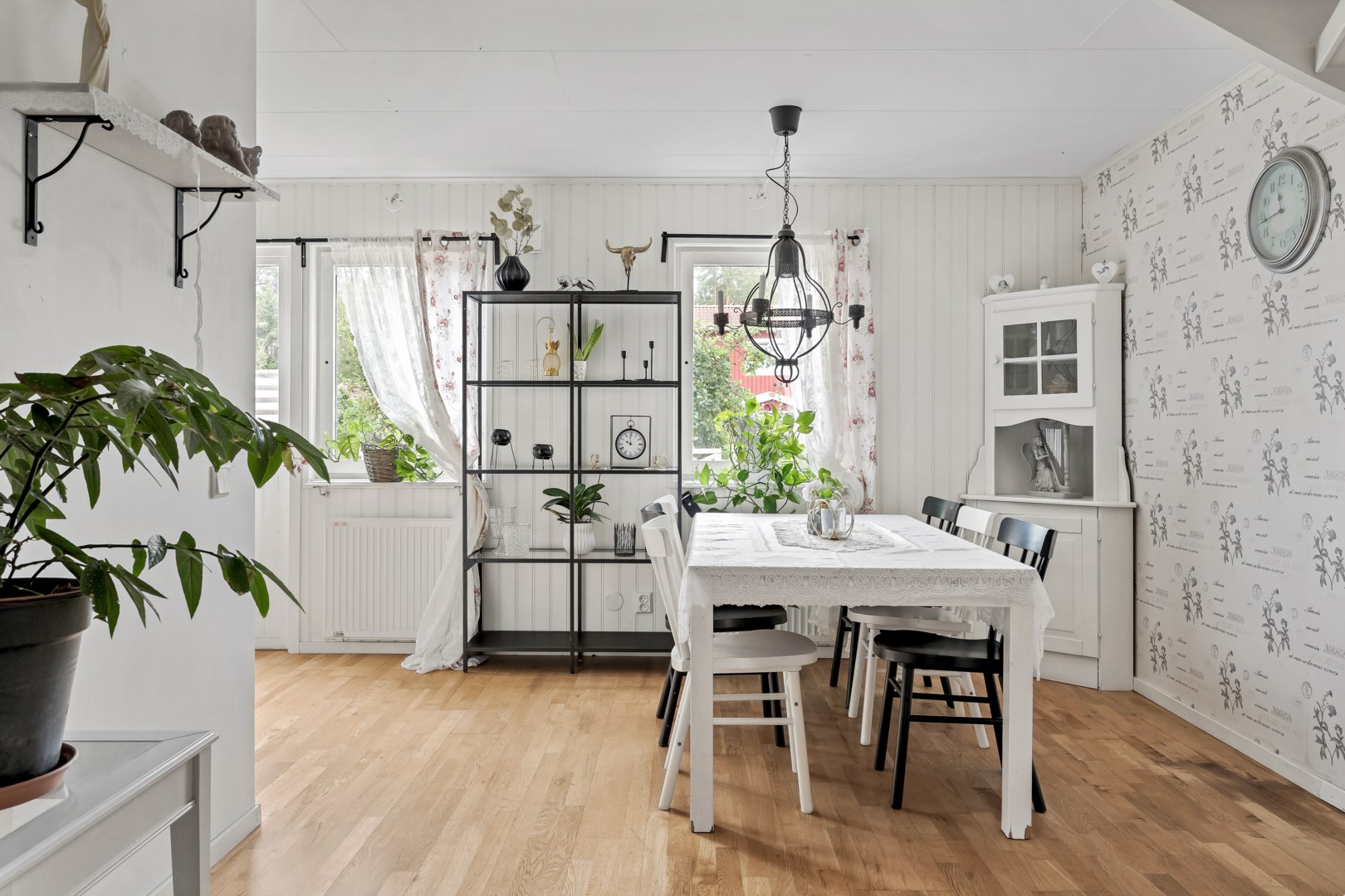 Bostadsbild från Merkuriusvägen 13, Såld i Storvreta, Uppsala