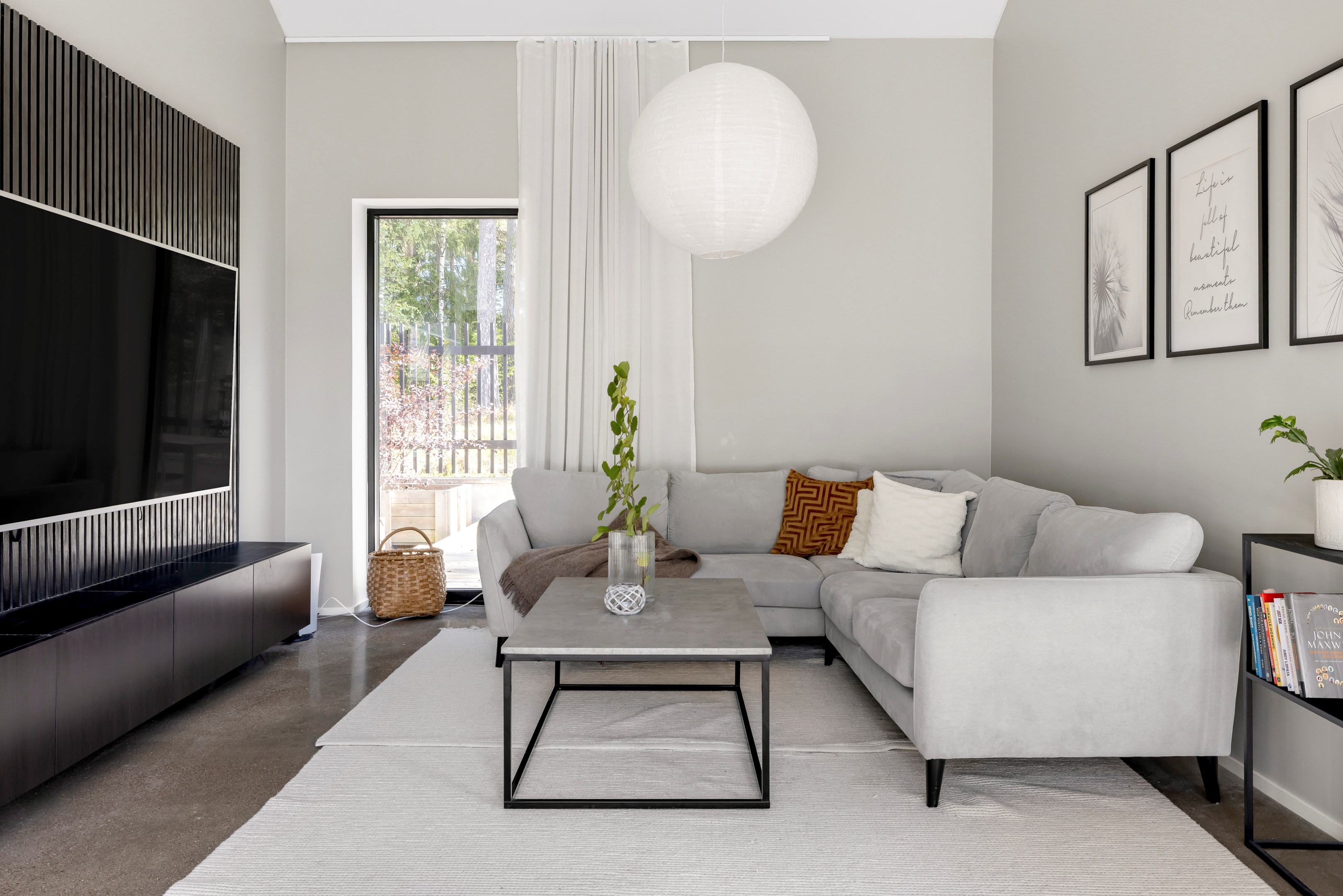 Bostadsbild från Vitsippsvägen 1B, Till salu i Storvreta, Uppsala