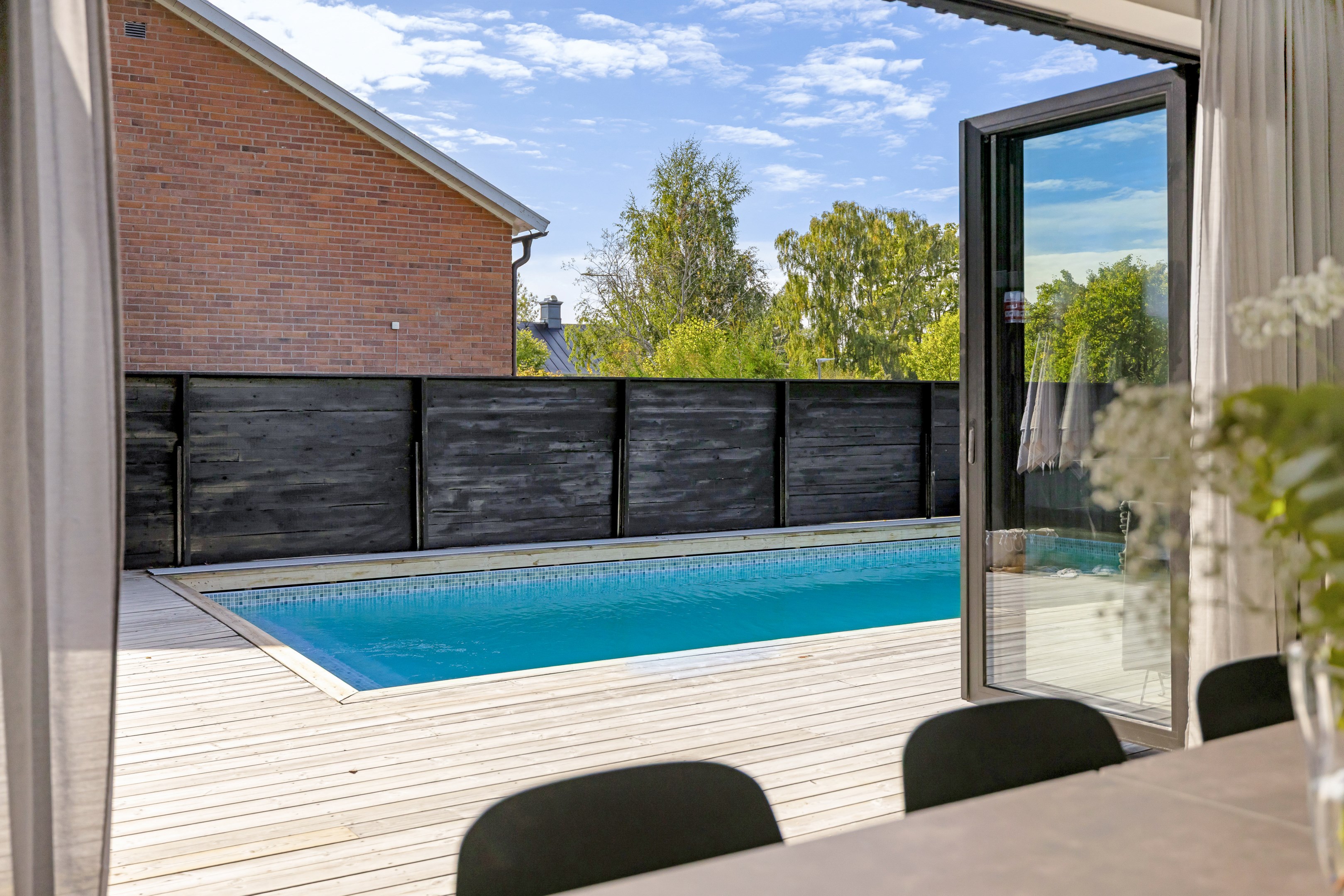 Bostadsbild från Vitsippsvägen 1B, Till salu i Storvreta, Uppsala