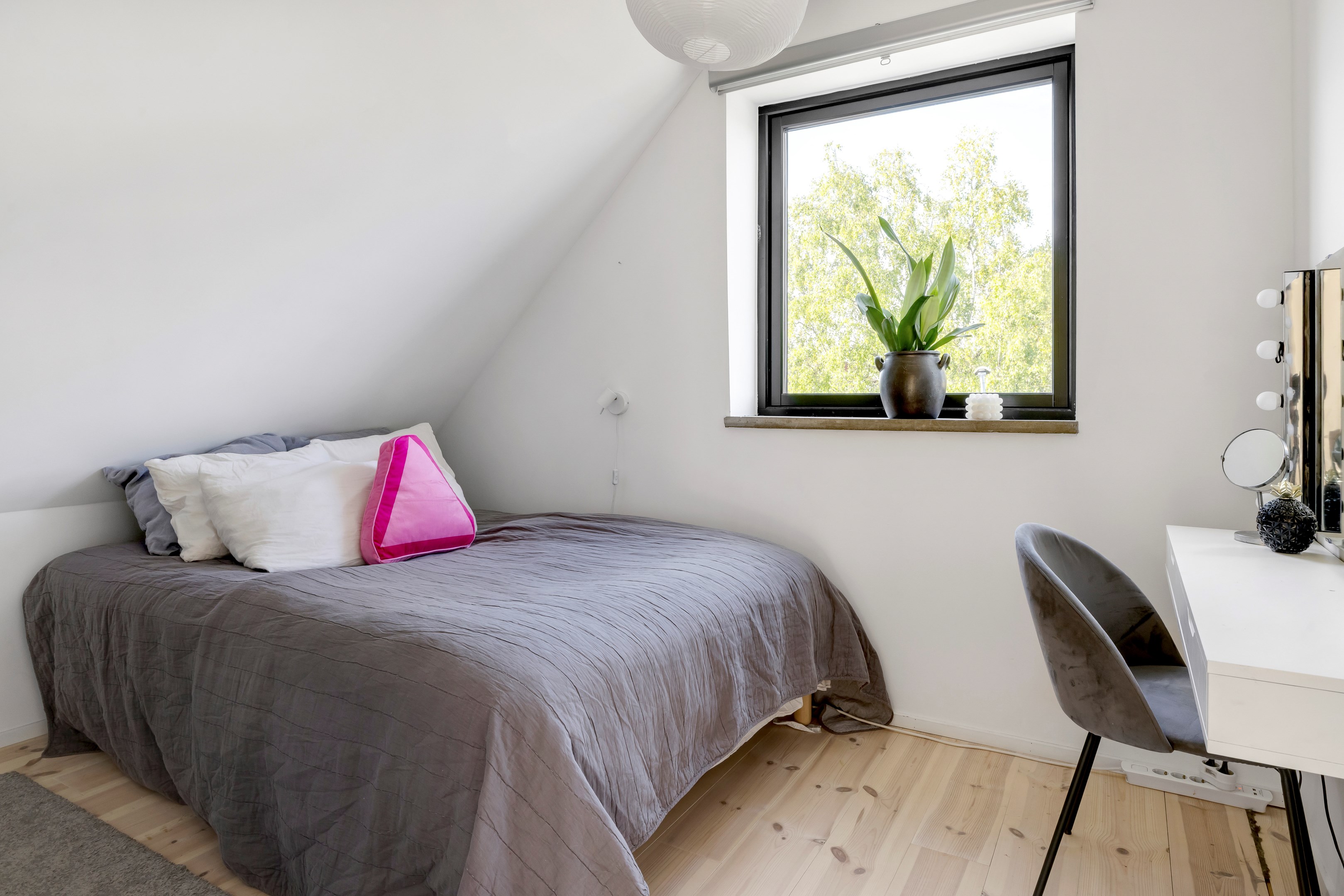 Bostadsbild från Vitsippsvägen 1B, Till salu i Storvreta, Uppsala