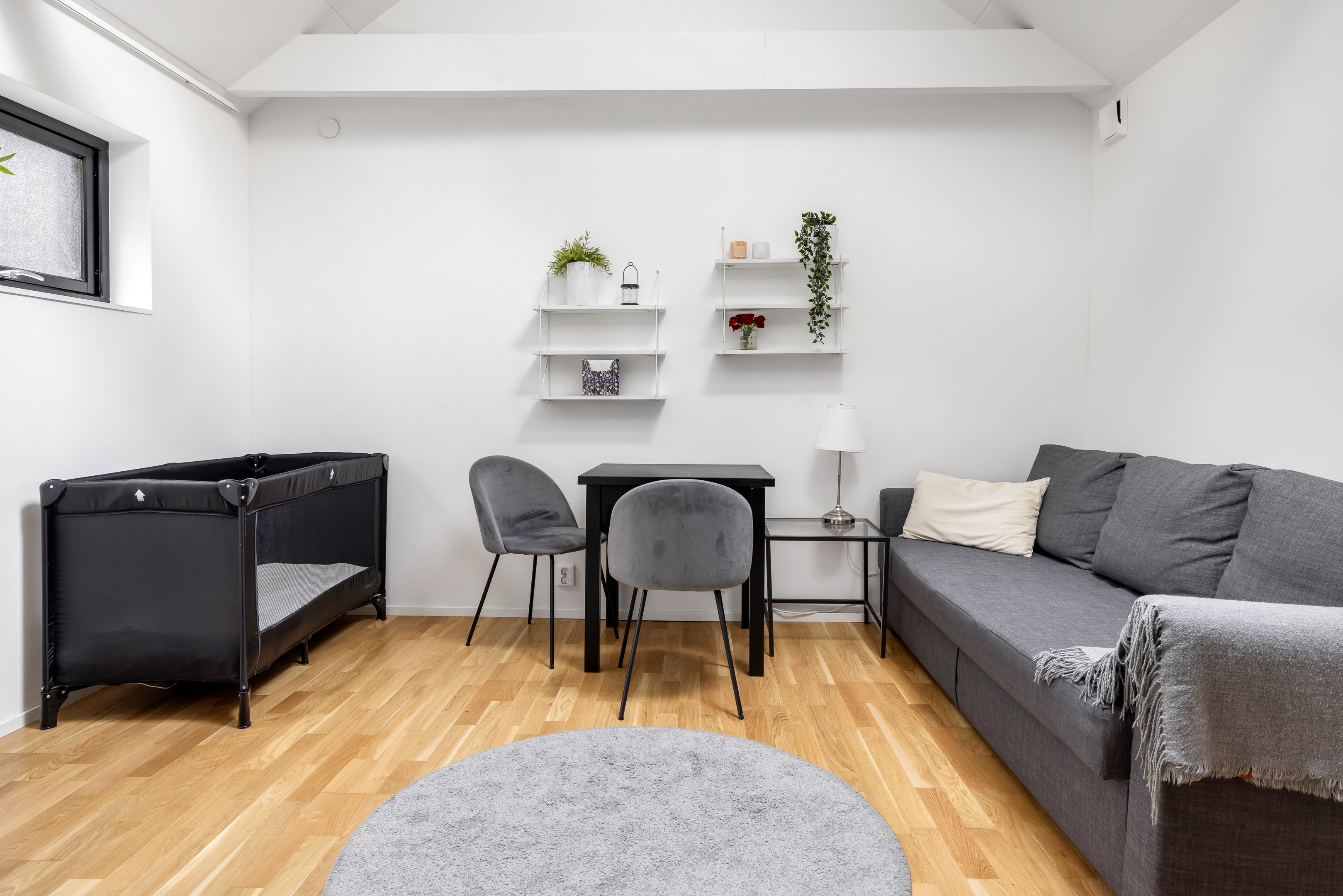 Bostadsbild från Vitsippsvägen 1B, Till salu i Storvreta, Uppsala