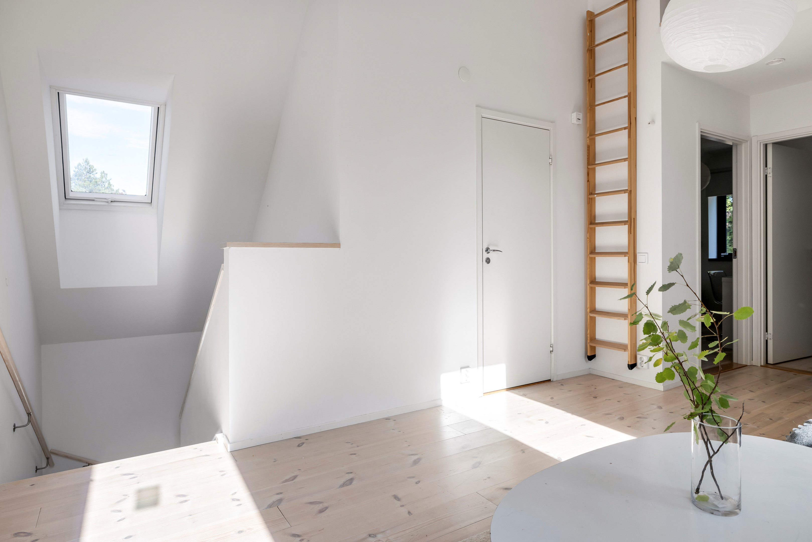 Bostadsbild från Vitsippsvägen 1B, Till salu i Storvreta, Uppsala
