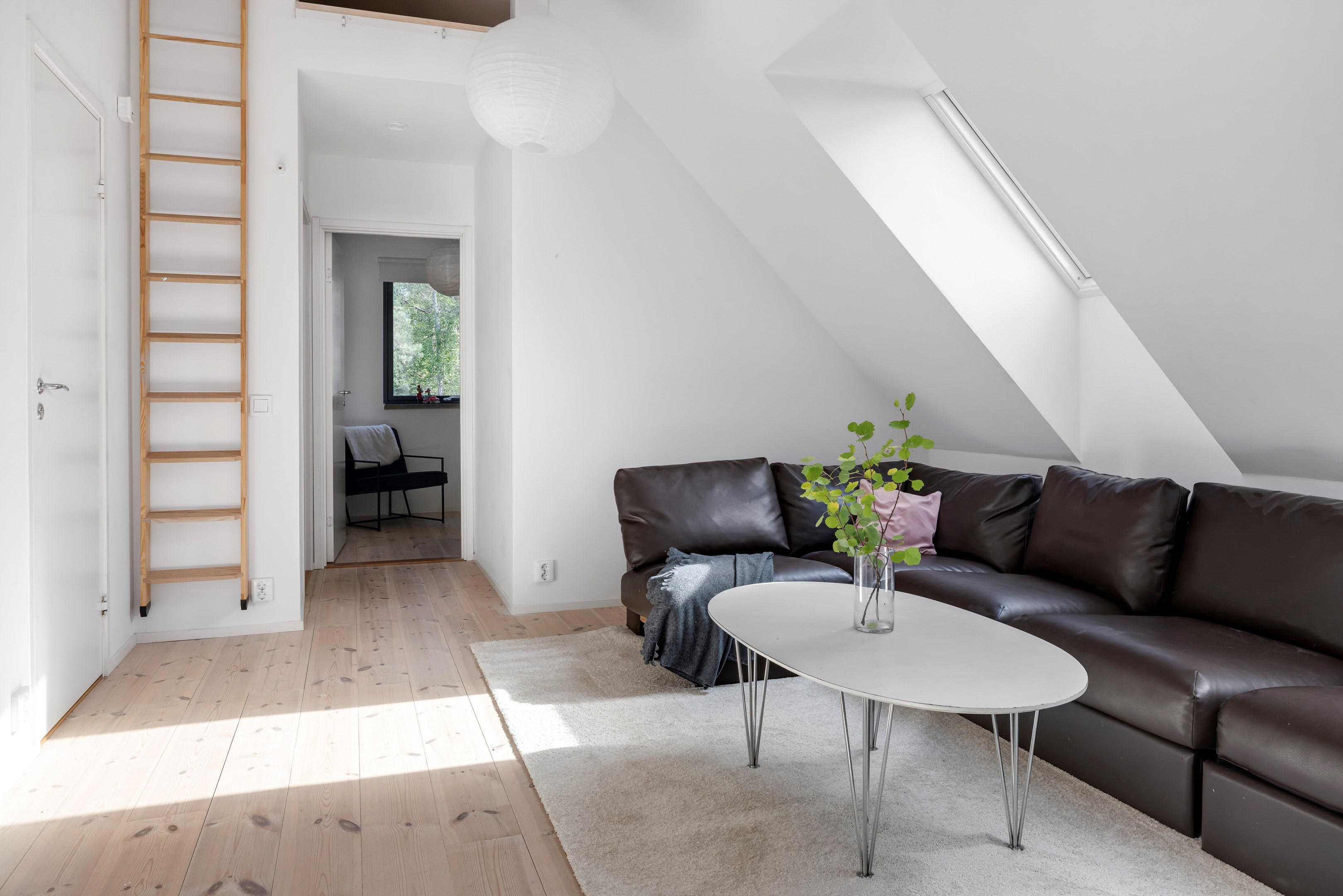 Bostadsbild från Vitsippsvägen 1B, Till salu i Storvreta, Uppsala