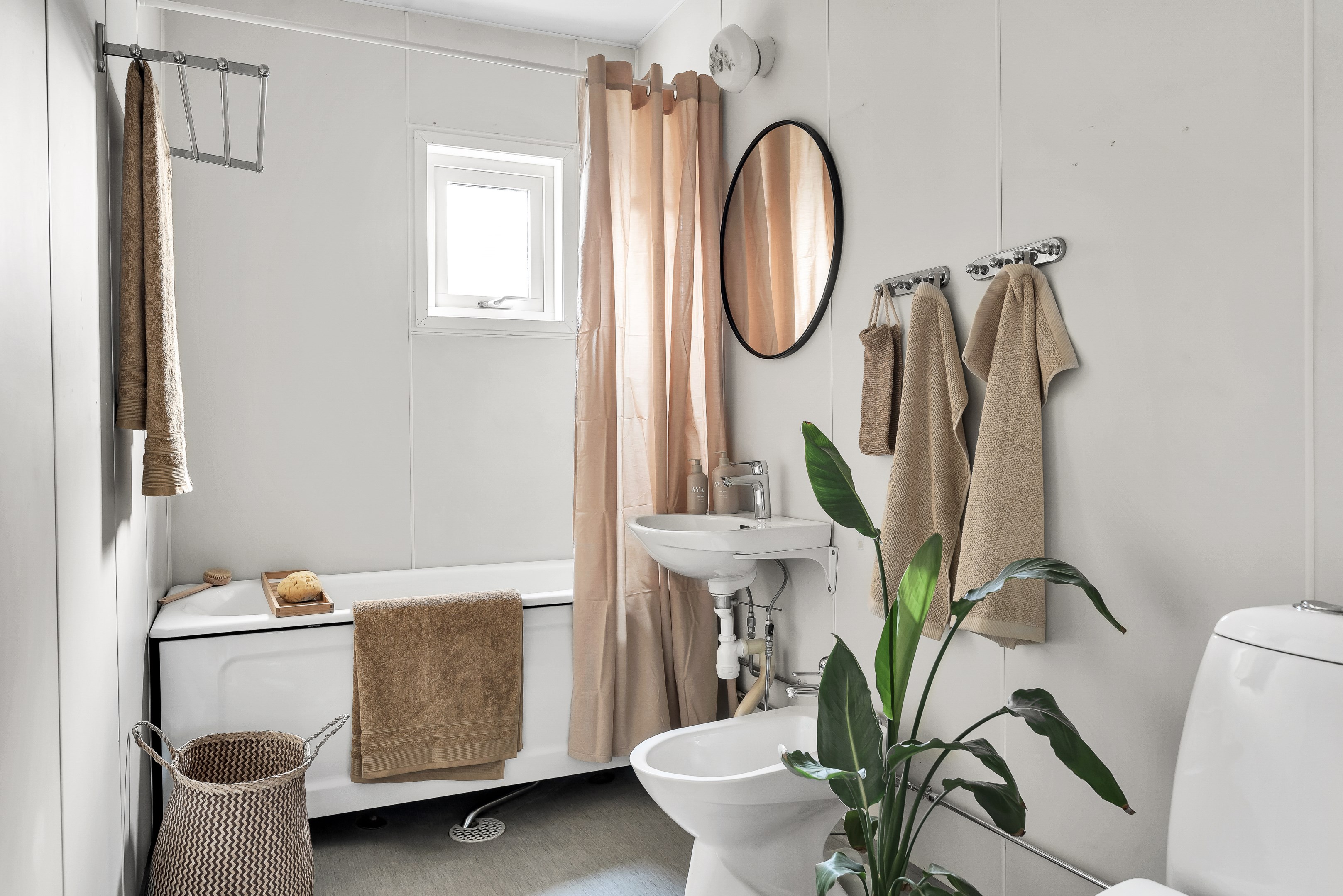 Bostadsbild från Tallbacksvägen 3, Såld i Norby, Uppsala