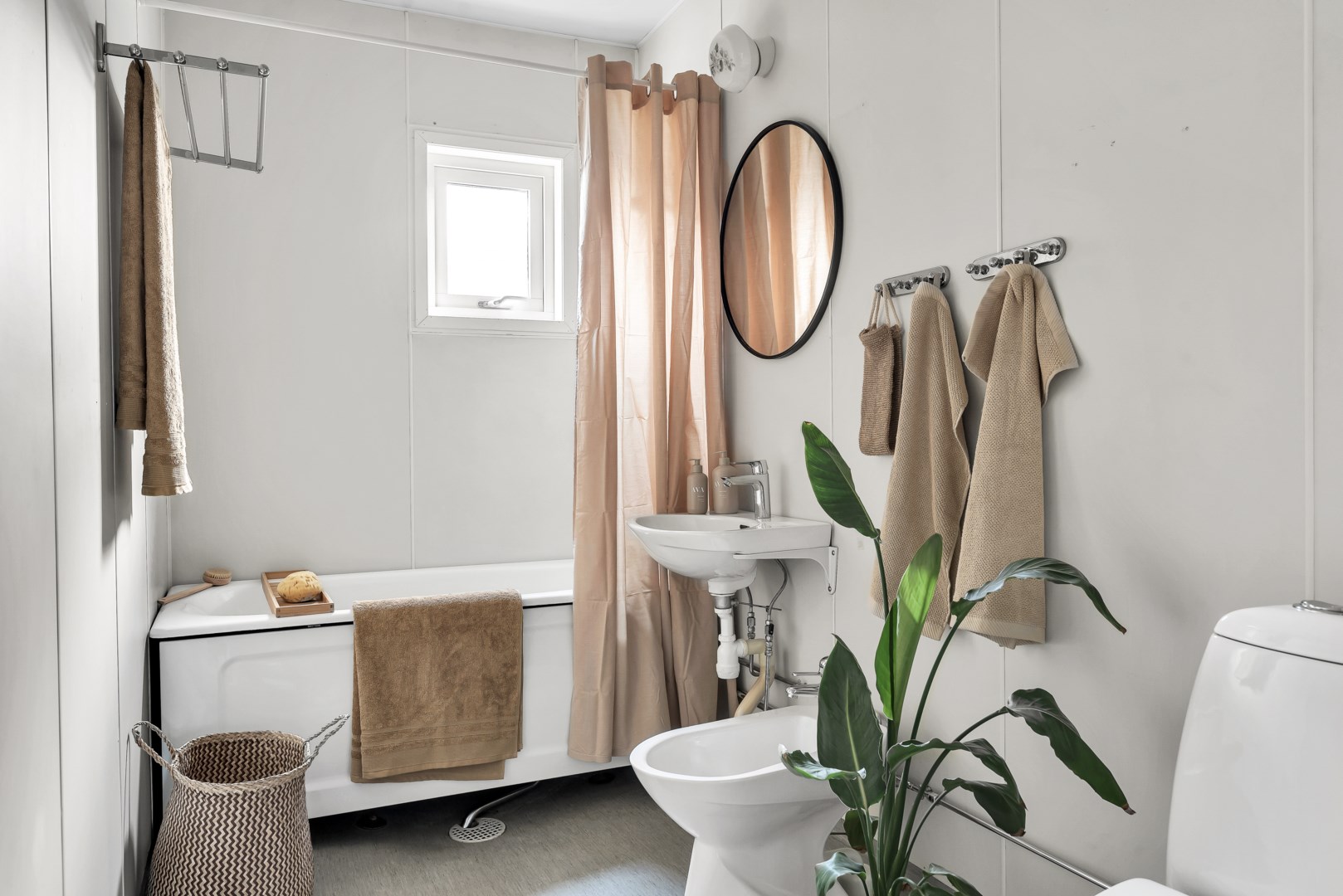 Bostadsbild från Tallbacksvägen 3, Såld i Norby, Uppsala