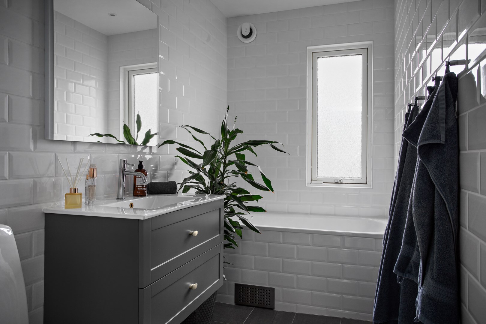 Bostadsbild från Kalvövägen 24, Såld i Krokhöjden, Nacka