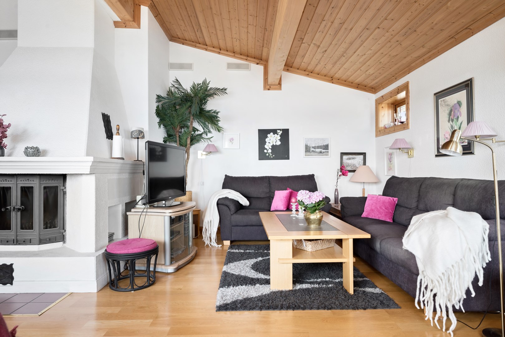 Bostadsbild från Ängsstigen 7, Såld i Ytternäs/Vreta, Uppsala