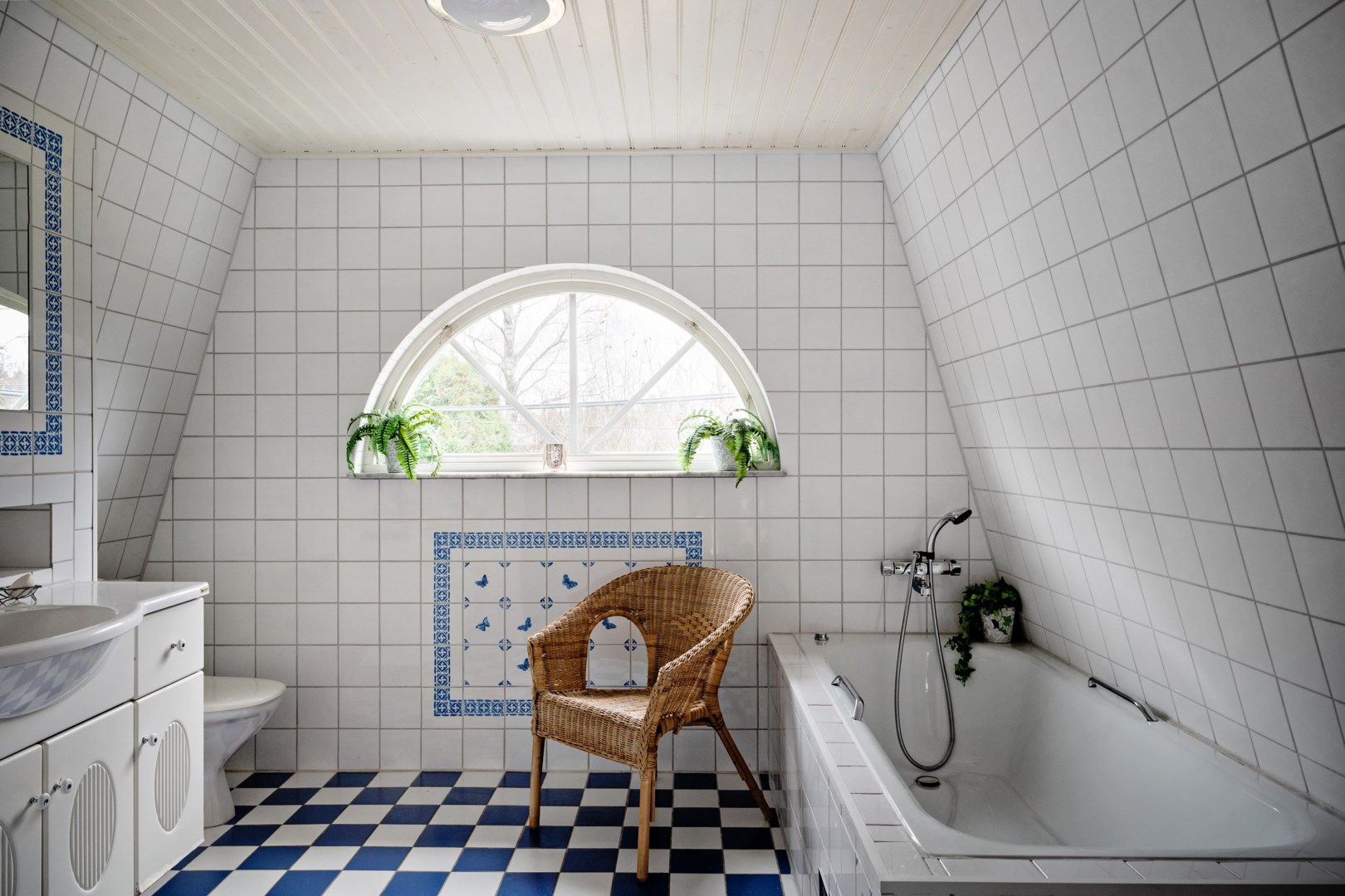 Bostadsbild från Svanevitsvägen 1, Såld i Skuru, Nacka