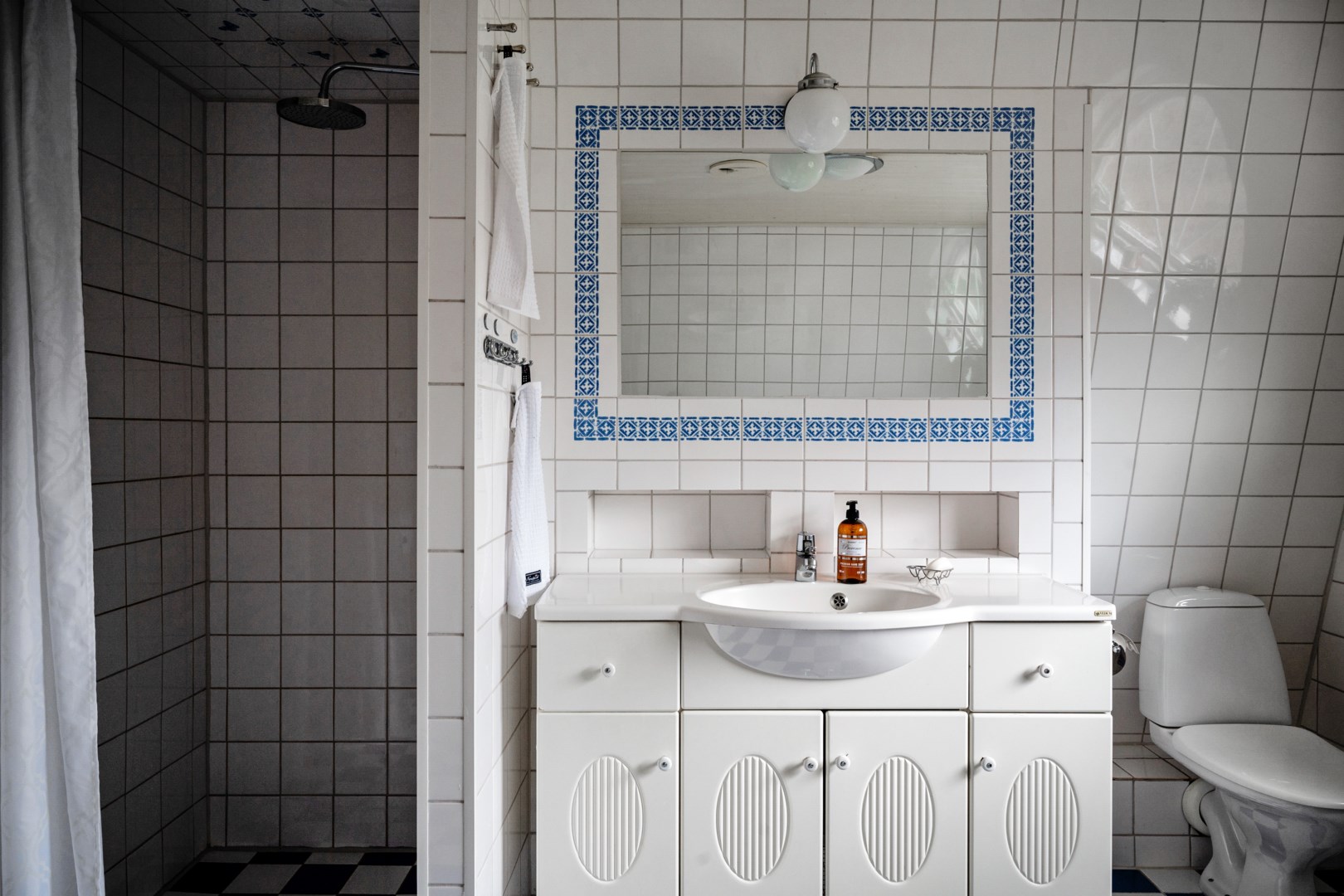 Bostadsbild från Svanevitsvägen 1, Såld i Skuru, Nacka