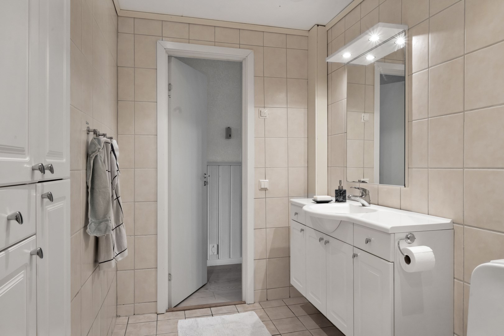 Bostadsbild från Konstnärsvägen 26, Såld i Vattholma, Uppsala