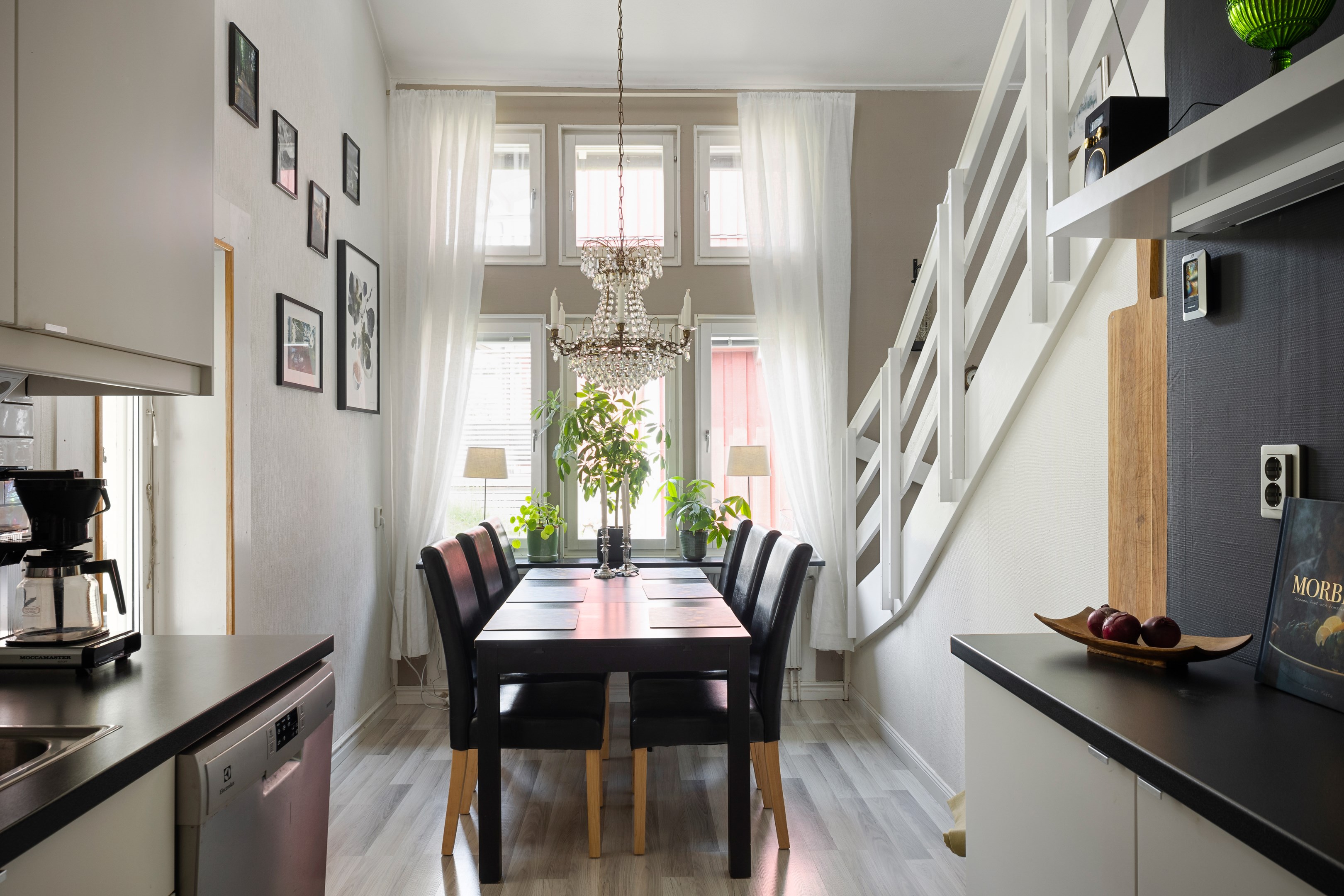 Bostadsbild från Björkholmsvägen 84, Såld i Östra Orminge, Nacka