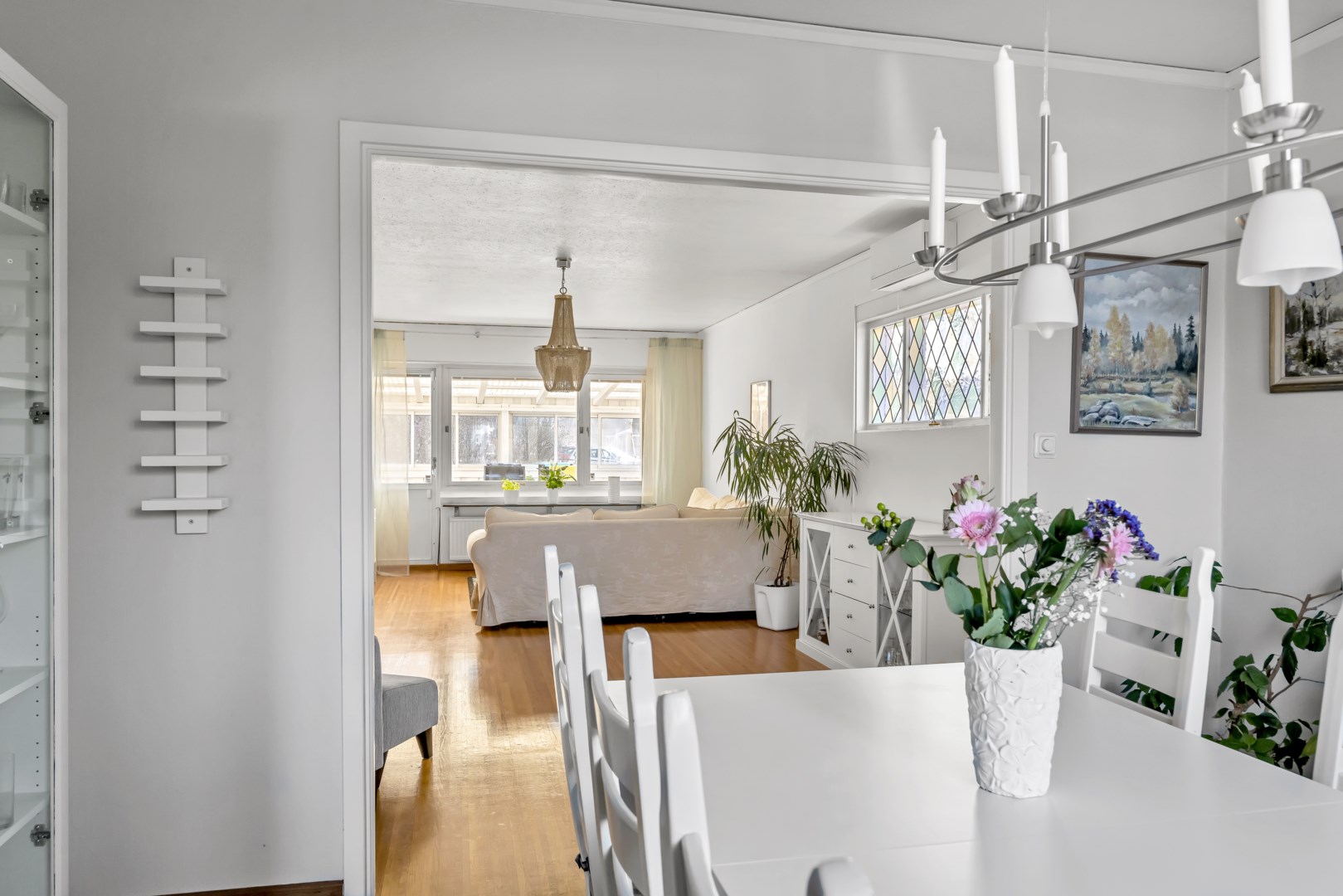 Bostadsbild från Gavelvägen 18, Såld i Storvreta, Uppsala