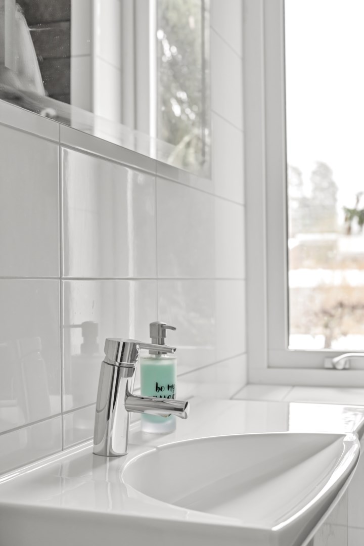 Bostadsbild från Hasselvägen 24, Såld i Storvreta, Uppsala