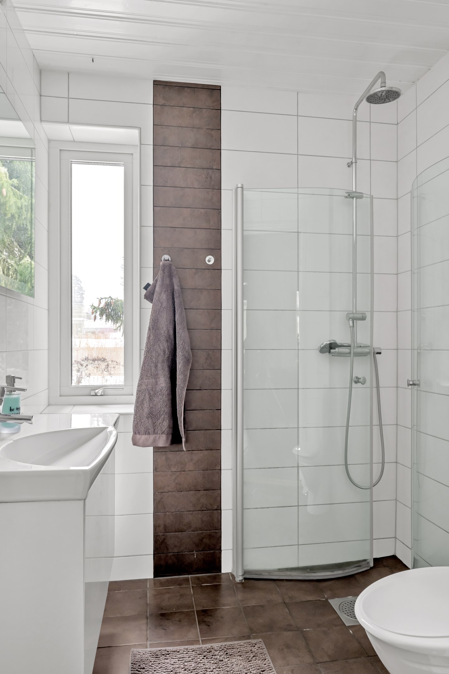 Bostadsbild från Hasselvägen 24, Såld i Storvreta, Uppsala