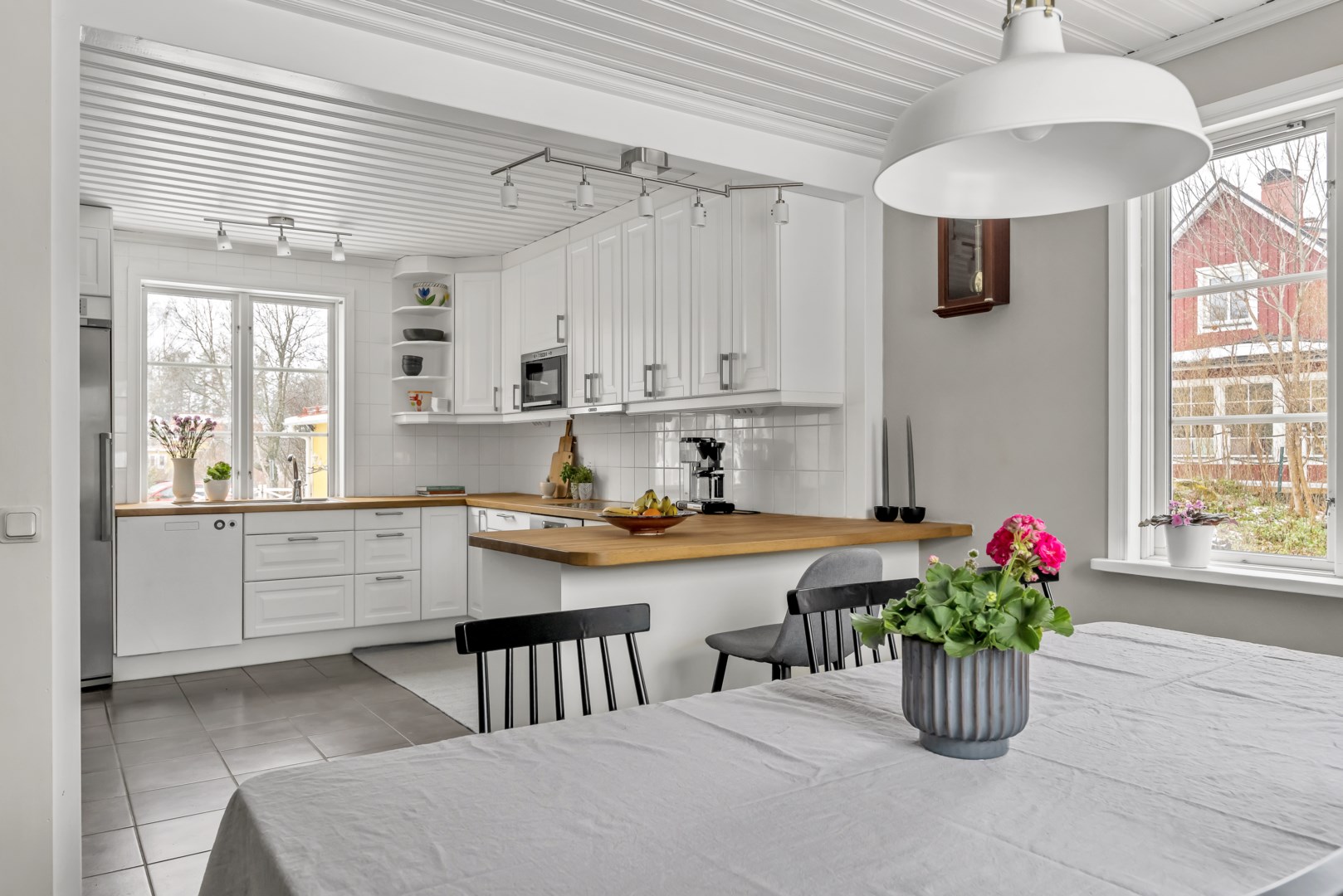 Bostadsbild från Hasselvägen 24, Såld i Storvreta, Uppsala