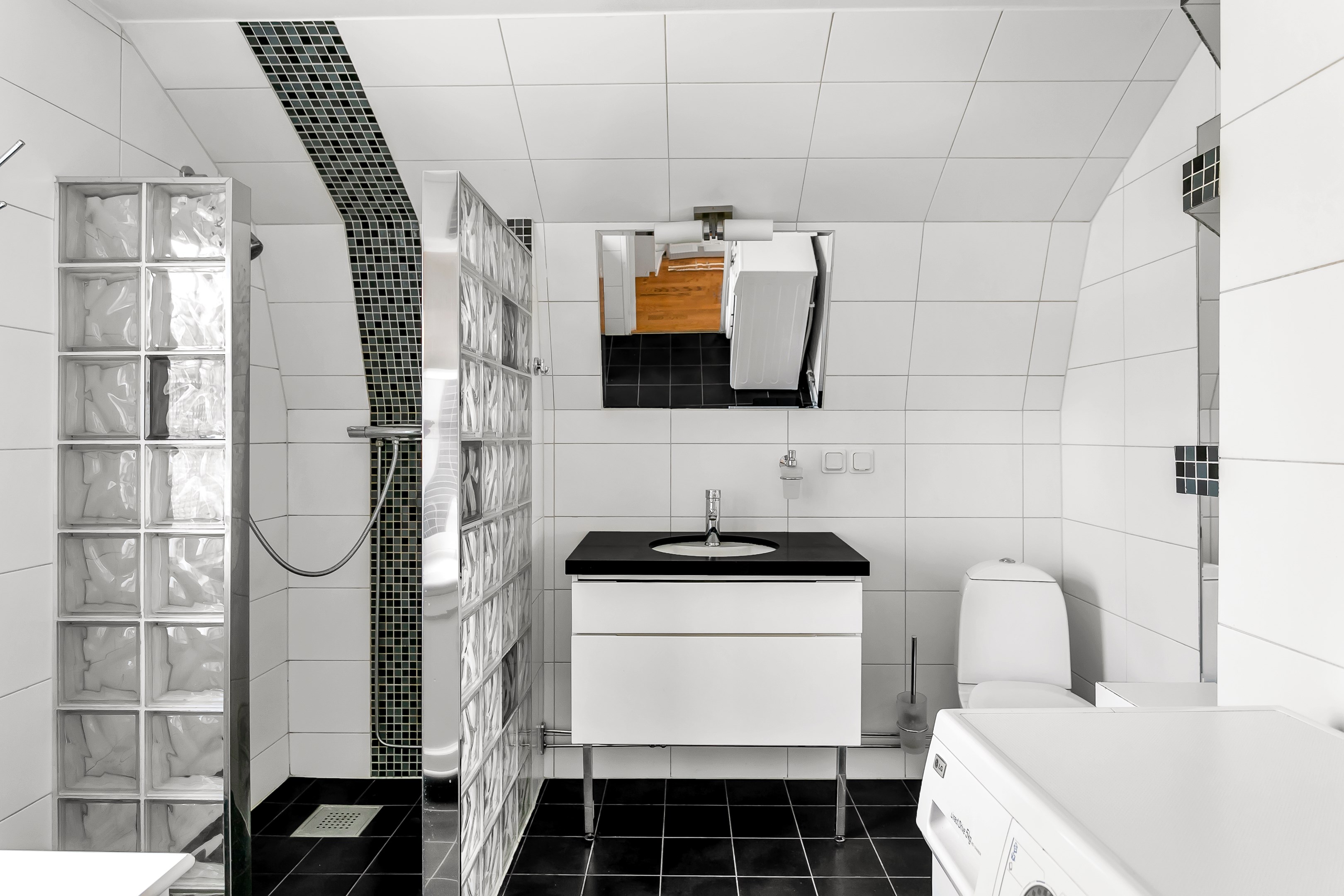 Bostadsbild från Lyssnavägen 6, Såld i Graneberg, Uppsala