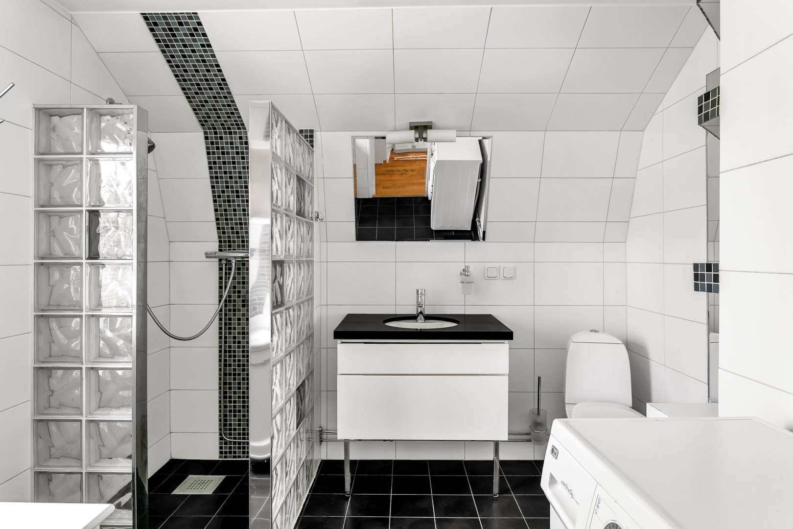 Bostadsbild från Lyssnavägen 6, Såld i Graneberg, Uppsala