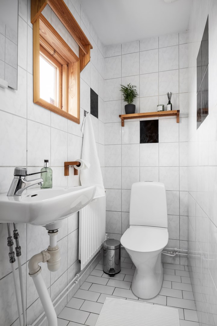 Bostadsbild från Ängsövägen 18, Såld i Krokhöjden, Nacka