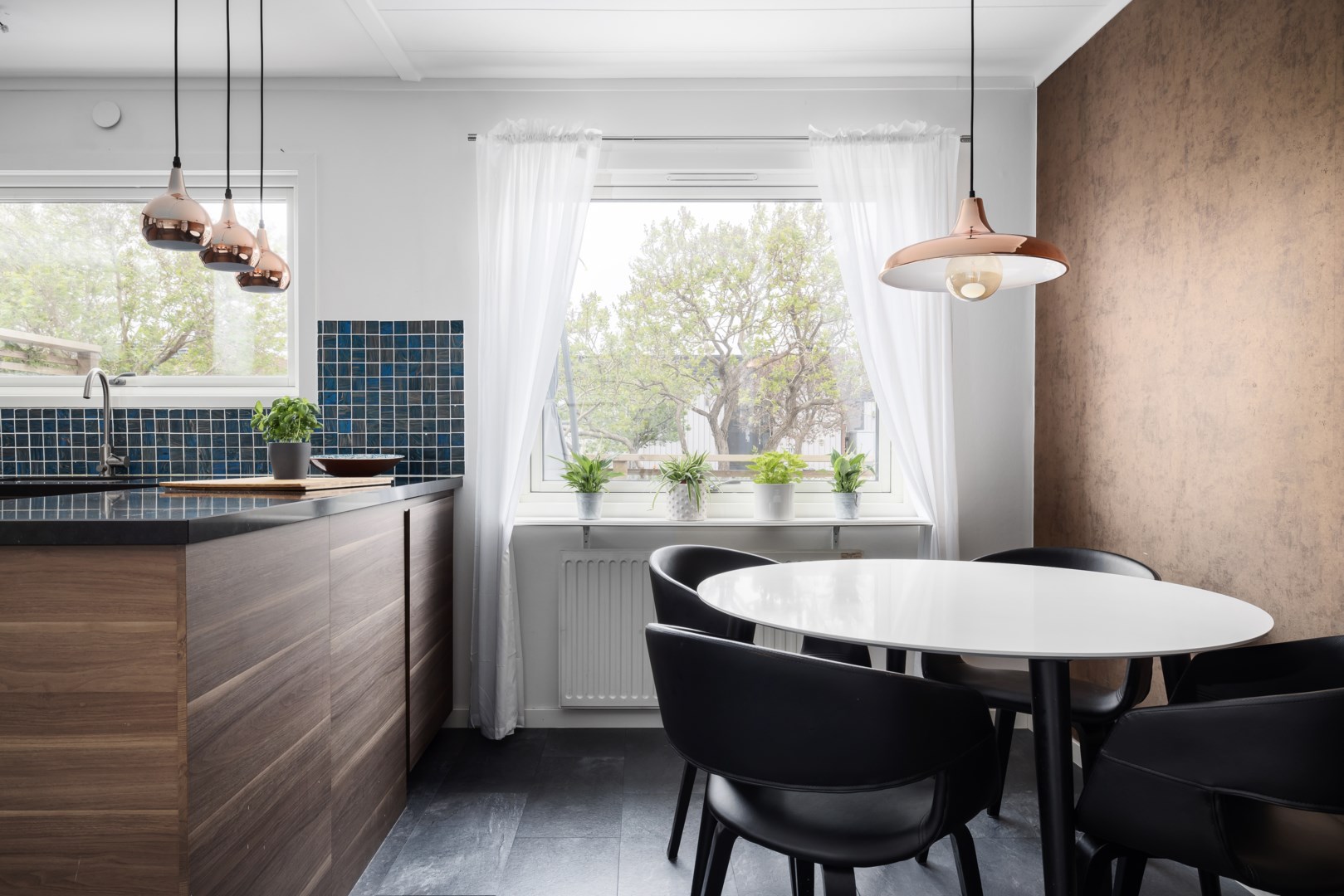 Bostadsbild från Ängsövägen 18, Såld i Krokhöjden, Nacka