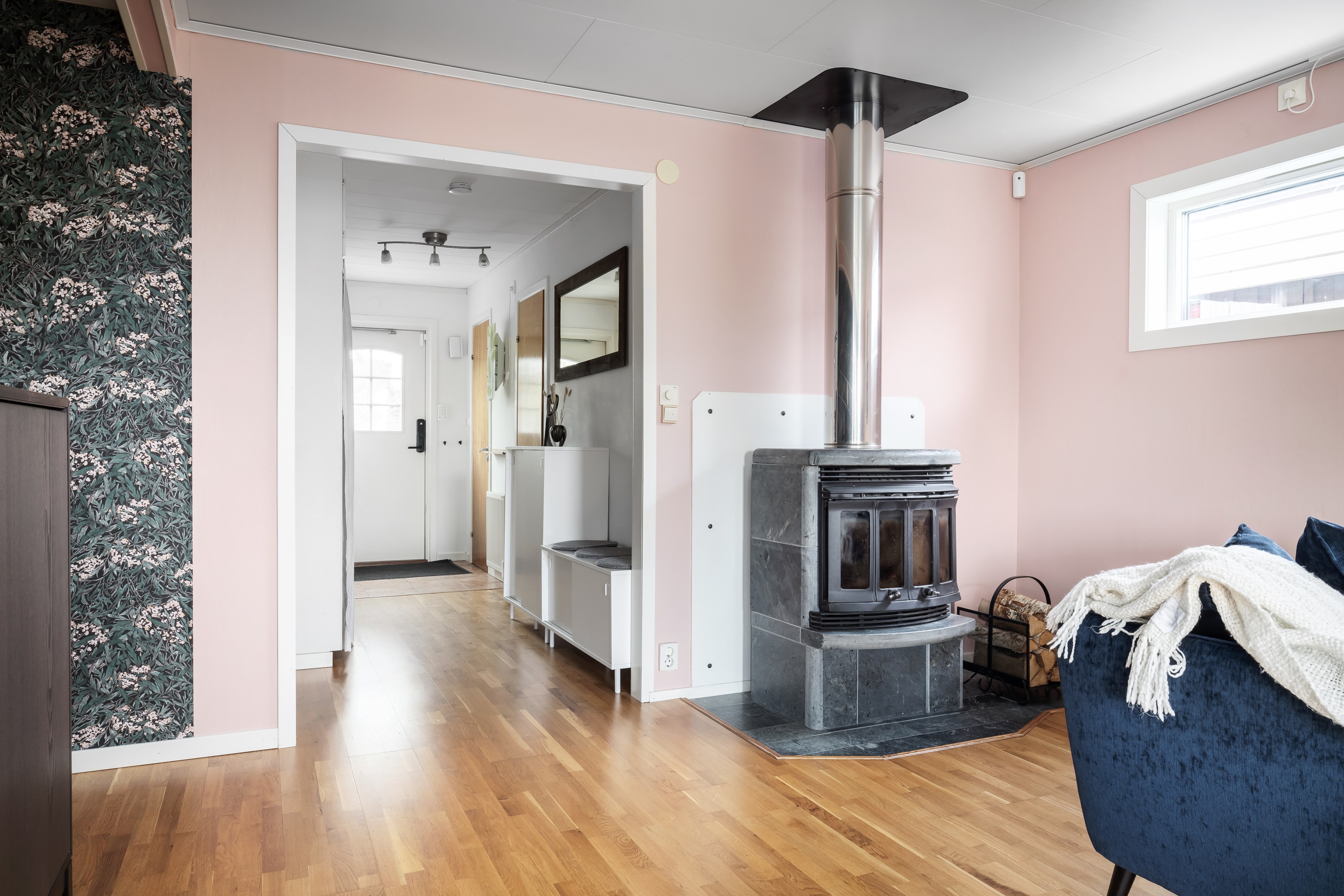 Bostadsbild från Ängsövägen 18, Såld i Krokhöjden, Nacka