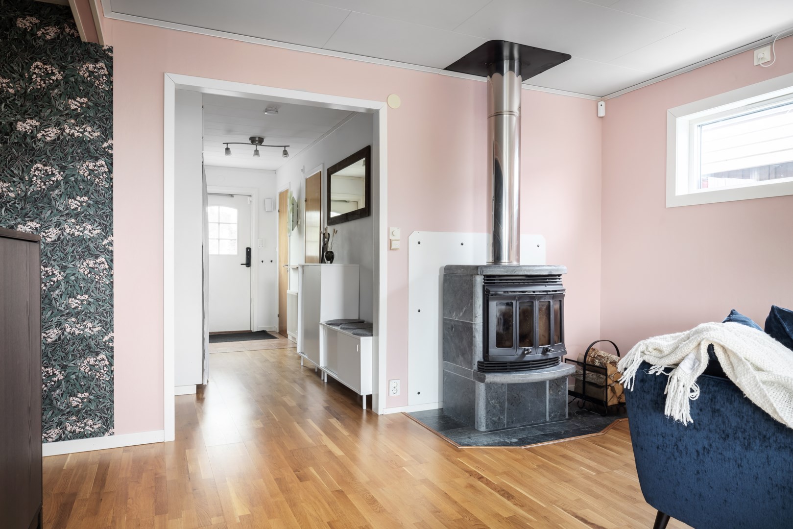 Bostadsbild från Ängsövägen 18, Såld i Krokhöjden, Nacka