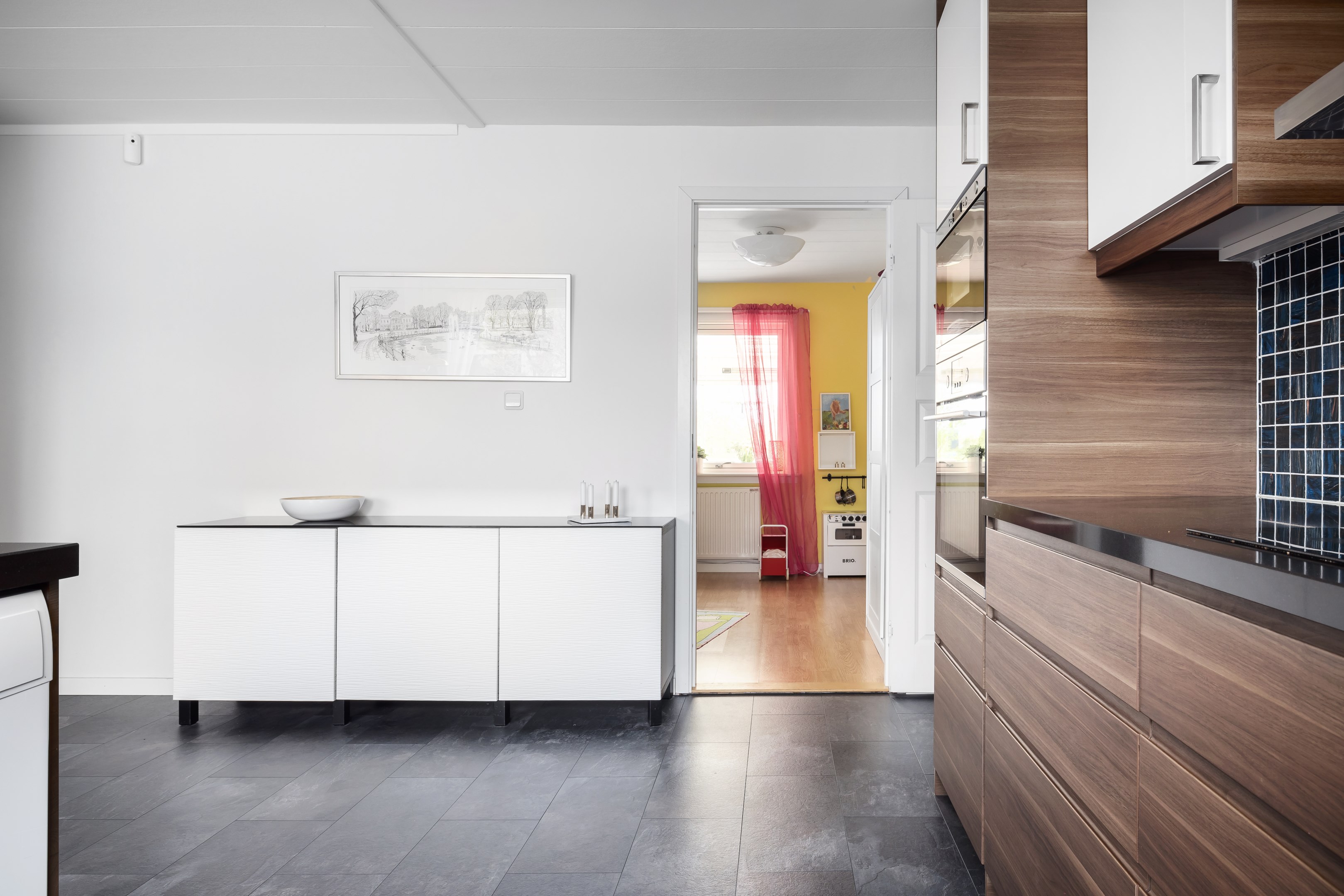 Bostadsbild från Ängsövägen 18, Såld i Krokhöjden, Nacka