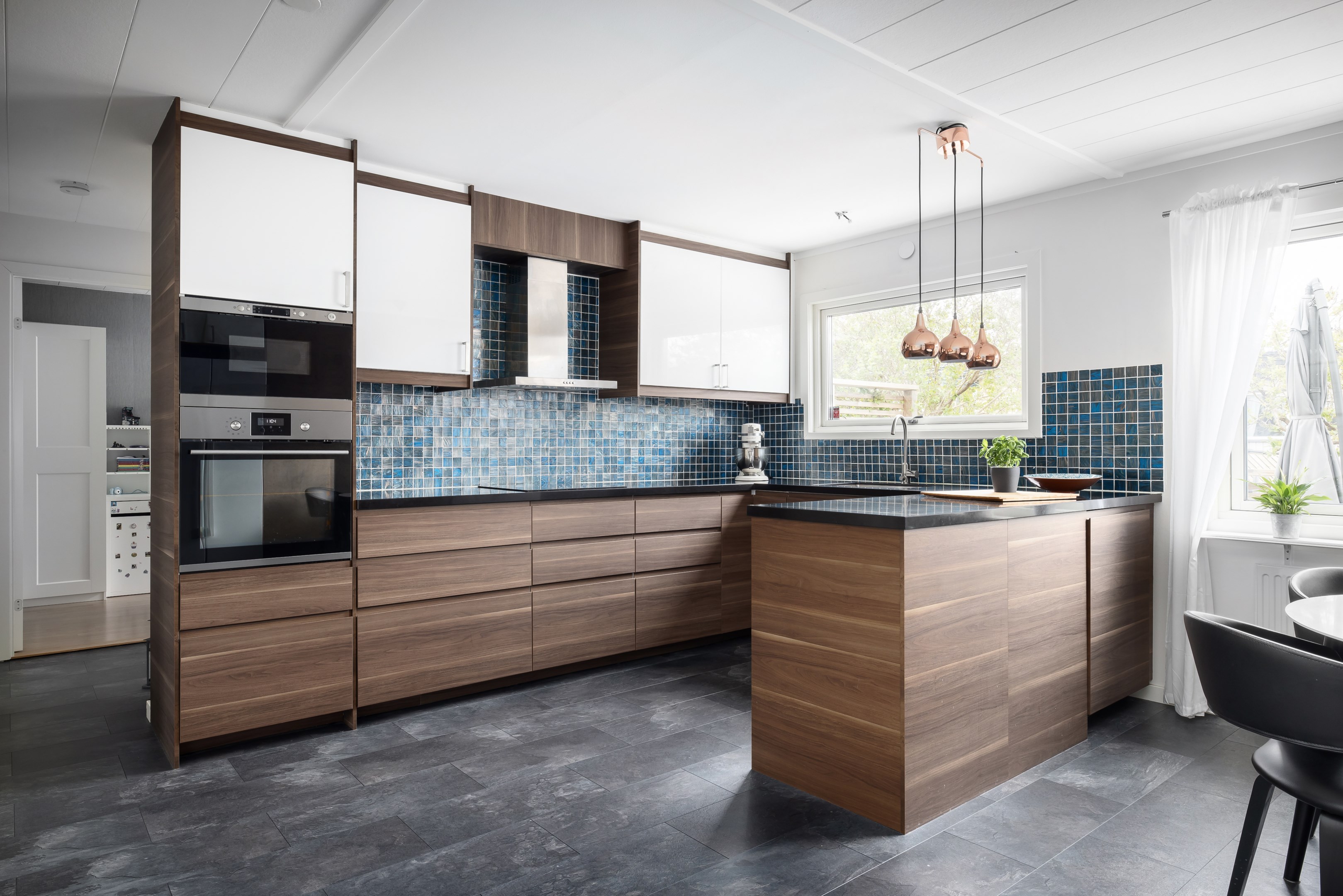 Bostadsbild från Ängsövägen 18, Såld i Krokhöjden, Nacka