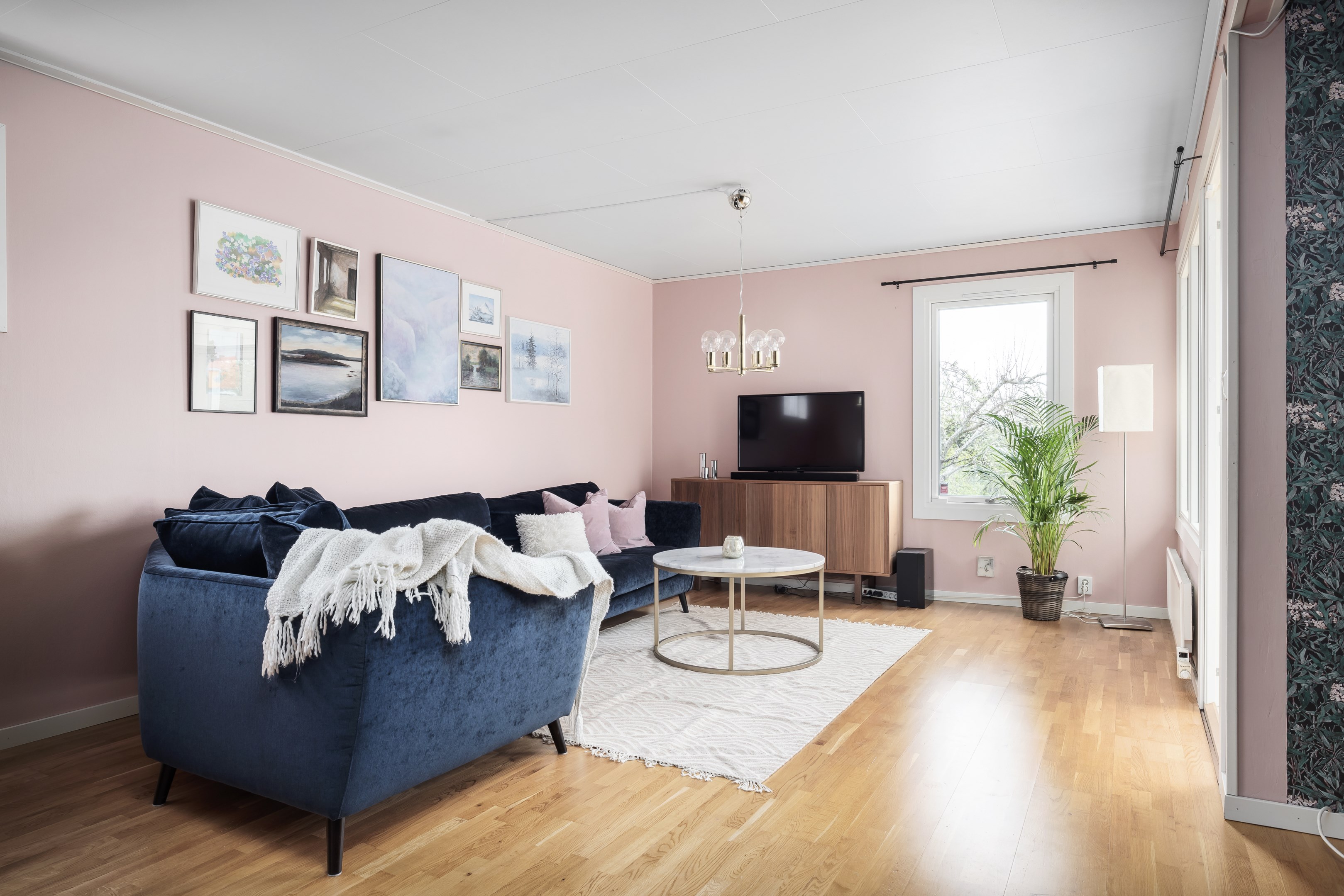 Bostadsbild från Ängsövägen 18, Såld i Krokhöjden, Nacka