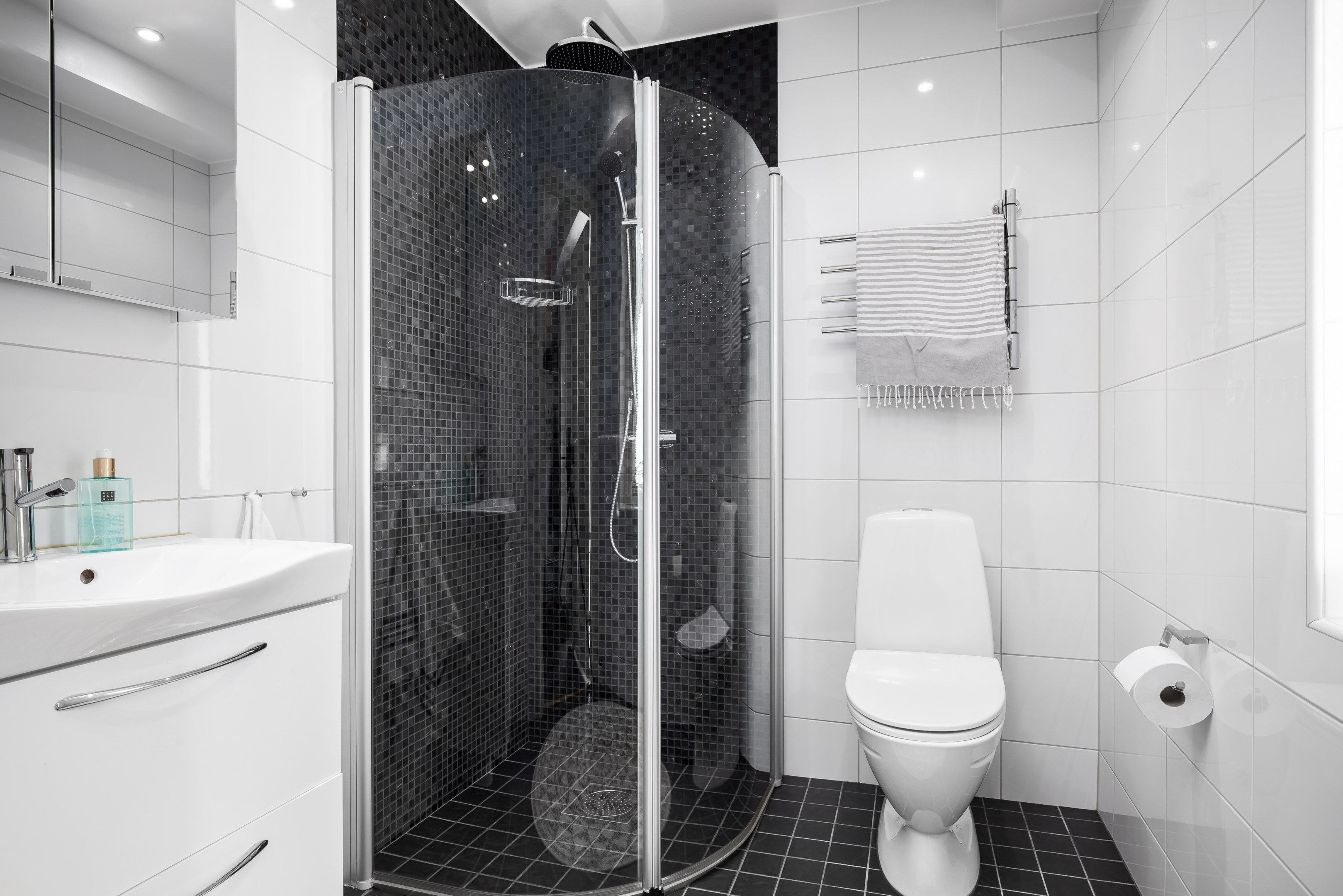 Bostadsbild från Tollare parkgränd 4, Såld i Tollare, Nacka