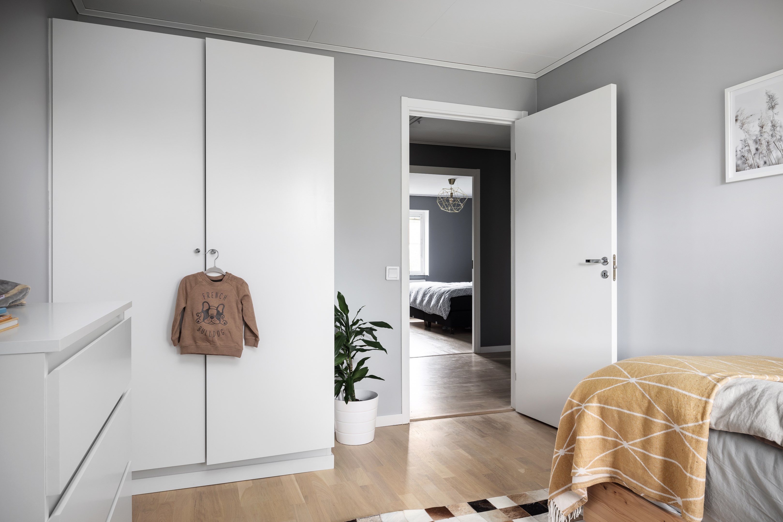 Bostadsbild från Nötskrikevägen 44, Såld i Ösbydalen, Värmdö