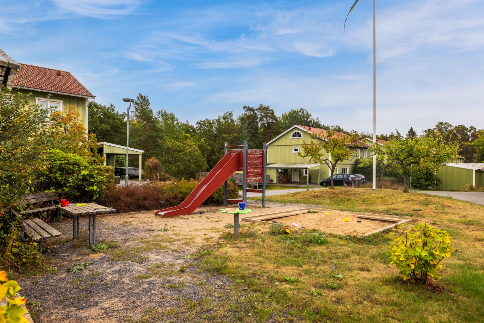 Bostadsbild från Nötskrikevägen 44, Såld i Ösbydalen, Värmdö