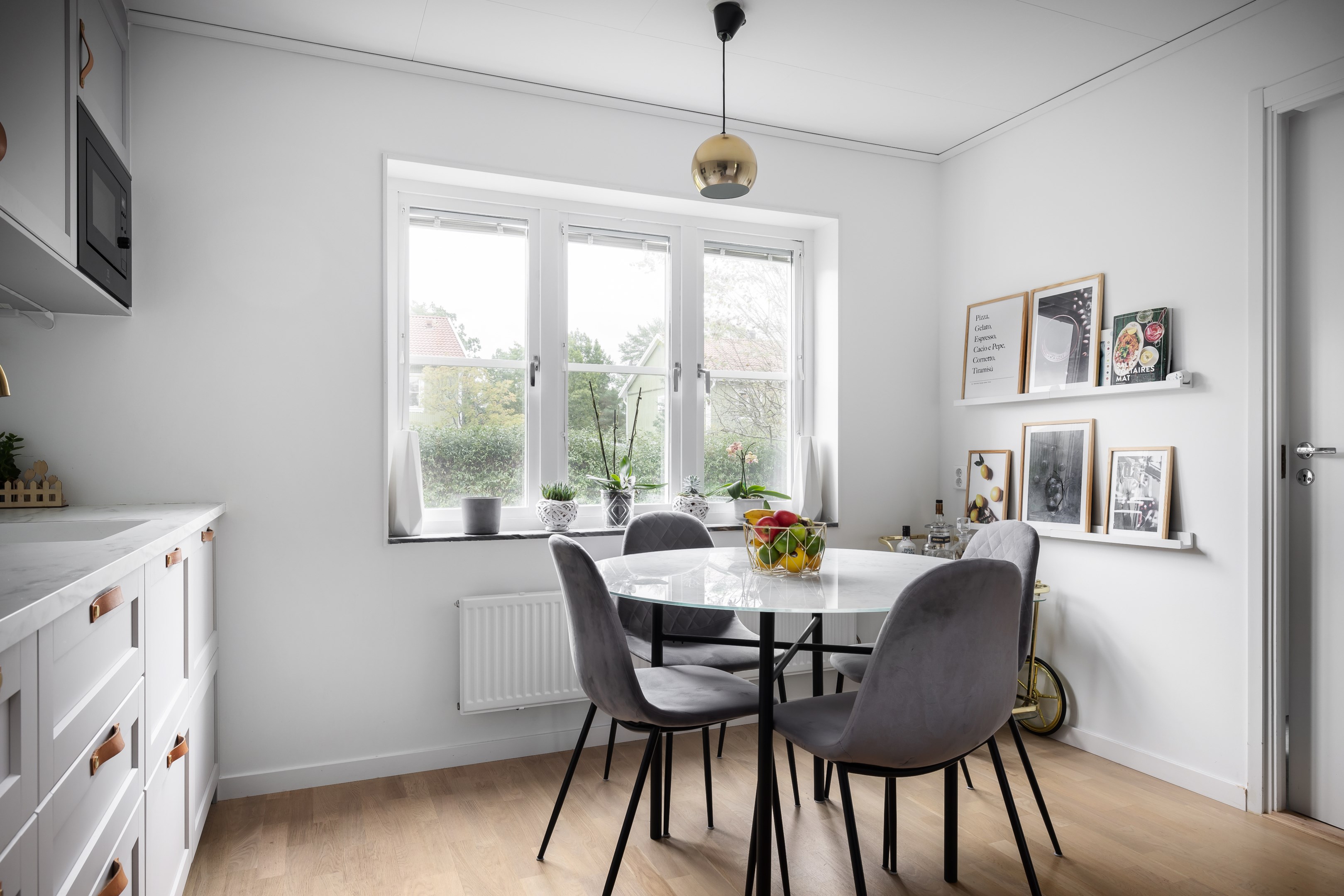 Bostadsbild från Nötskrikevägen 44, Såld i Ösbydalen, Värmdö