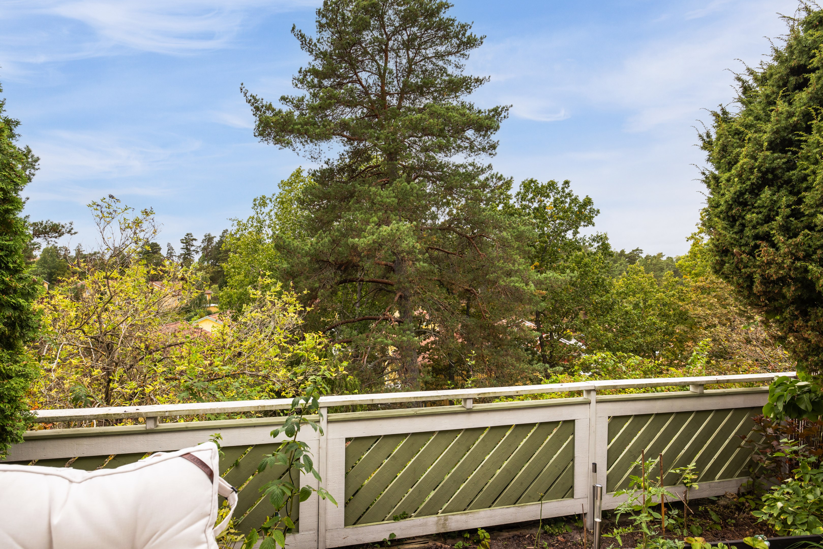 Bostadsbild från Nötskrikevägen 44, Såld i Ösbydalen, Värmdö