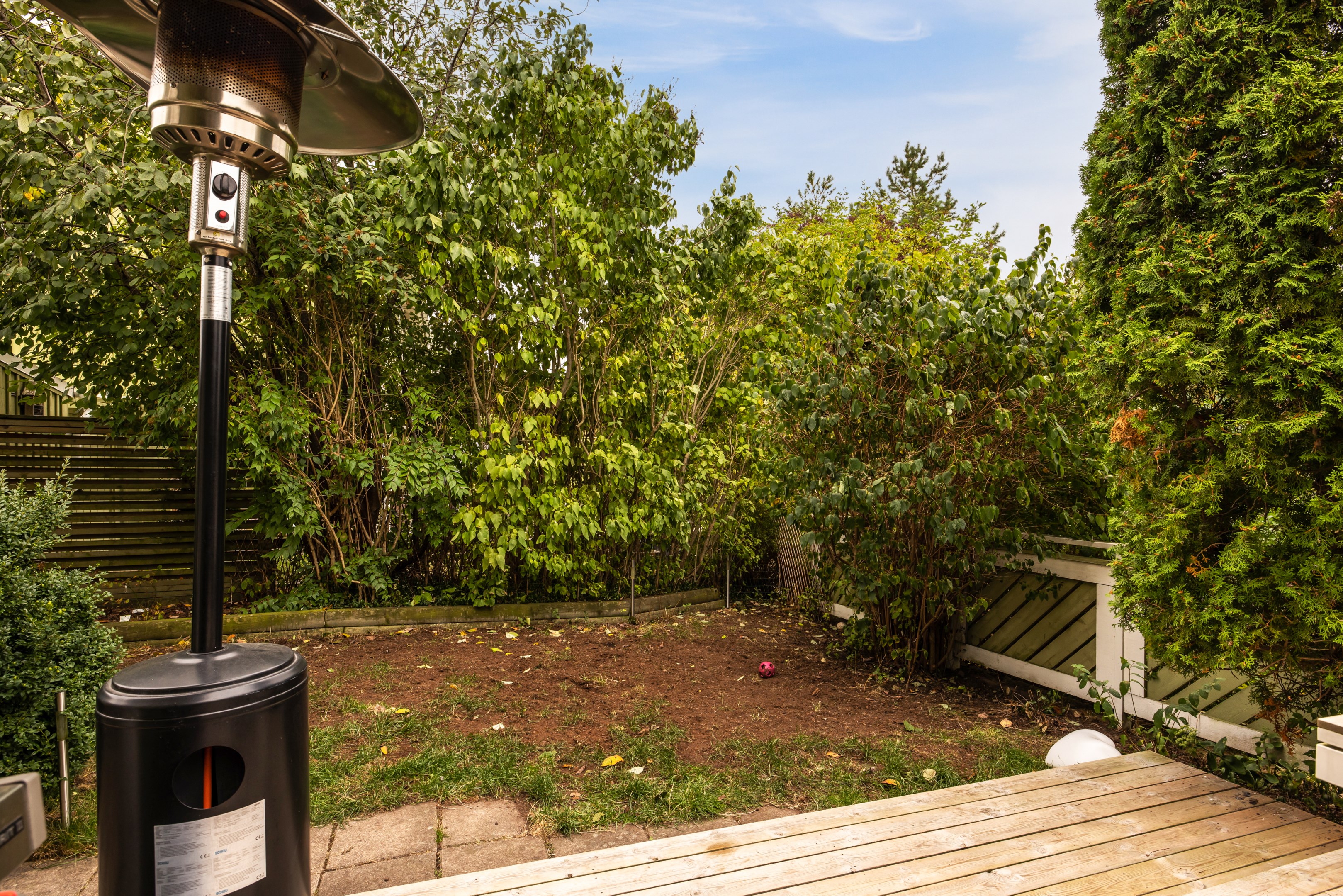 Bostadsbild från Nötskrikevägen 44, Såld i Ösbydalen, Värmdö